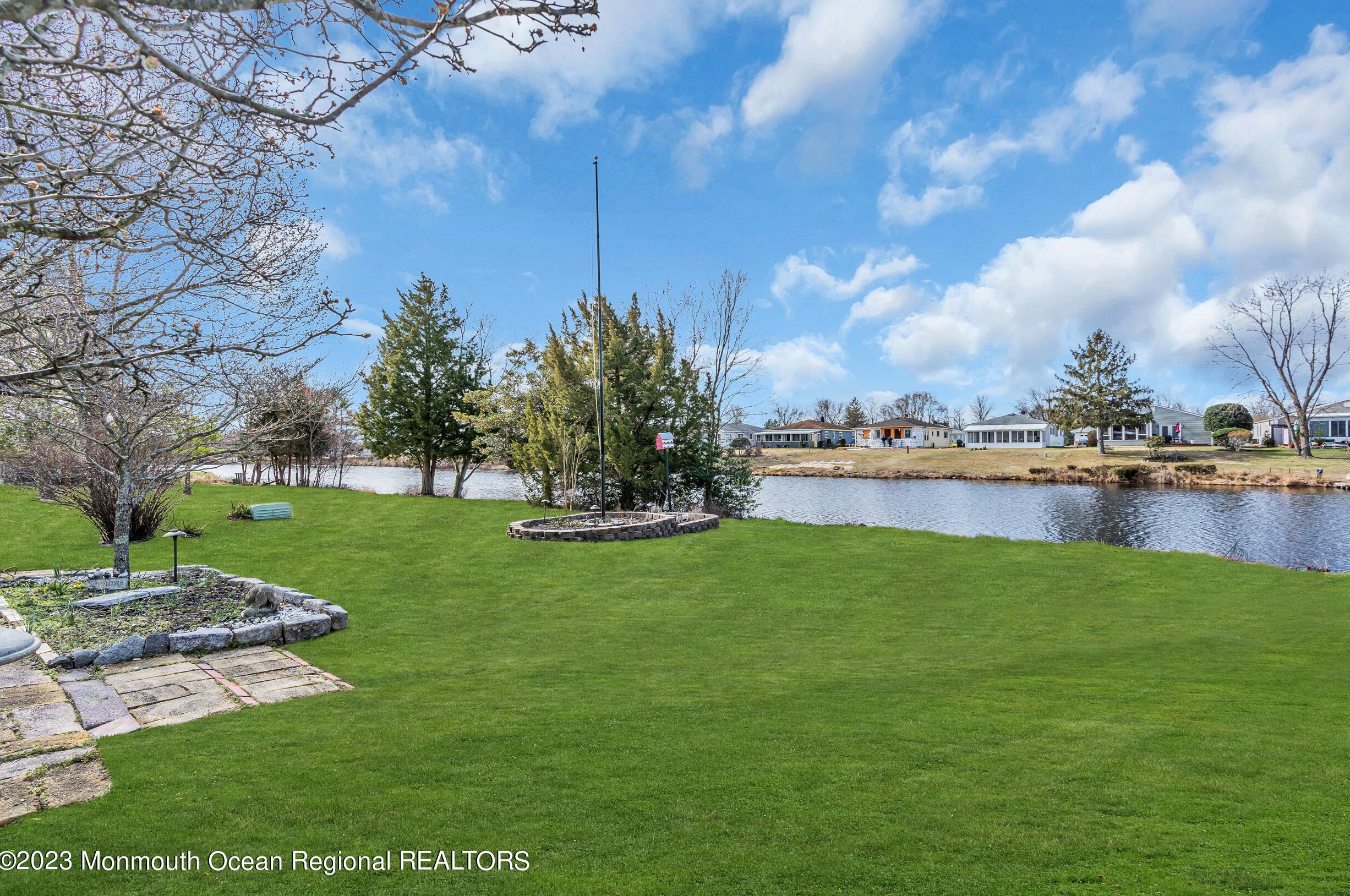 807 Jamaica Blvd, Toms River NJ  08757-3744 exterior