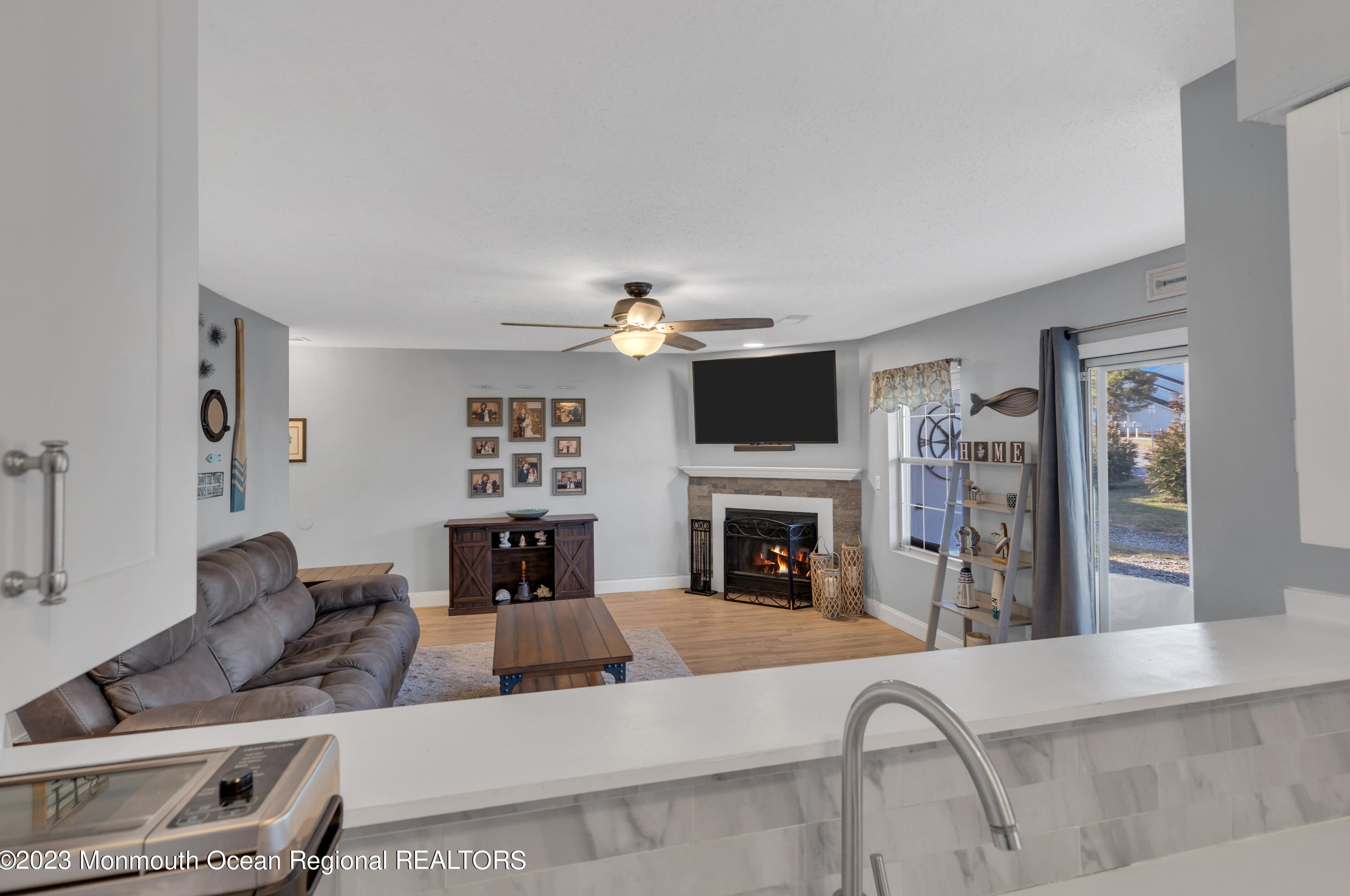 1812 Waters Edge Dr, Toms River NJ  08753-2680 exterior