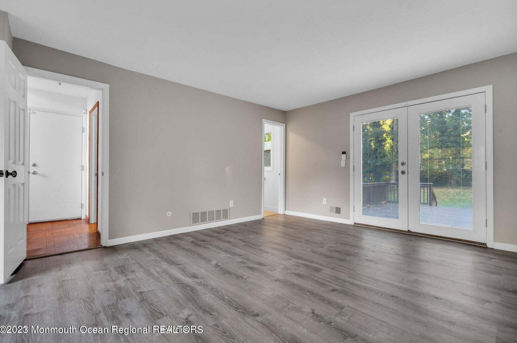 31 Grand Ave, Toms River NJ  08753-7561 exterior