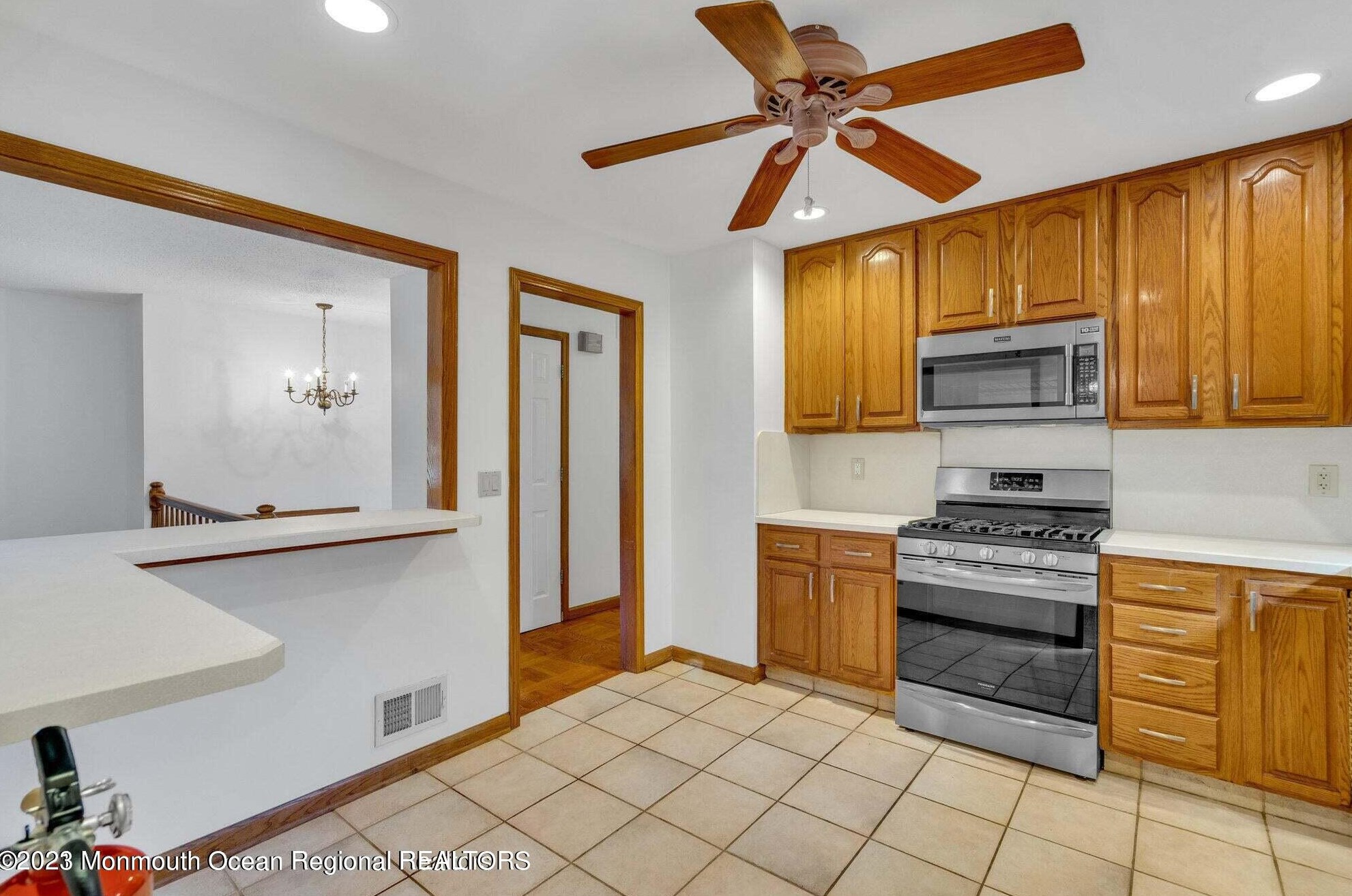 31 Grand Ave, Toms River NJ  08753-7561 exterior