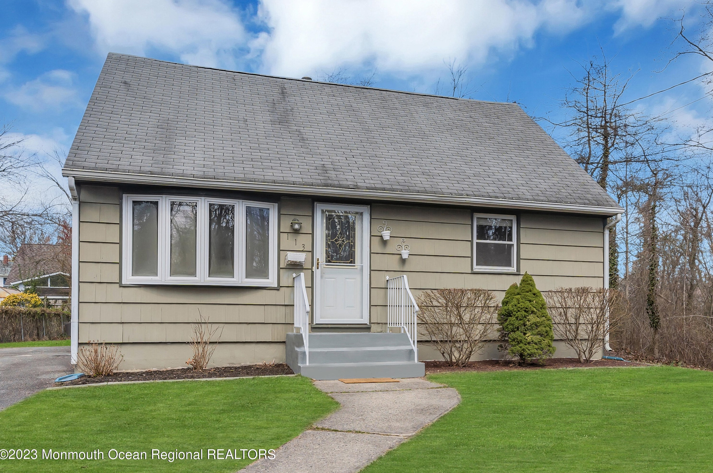 113 Bennett Rd, Wall Township NJ  07753-5402 exterior