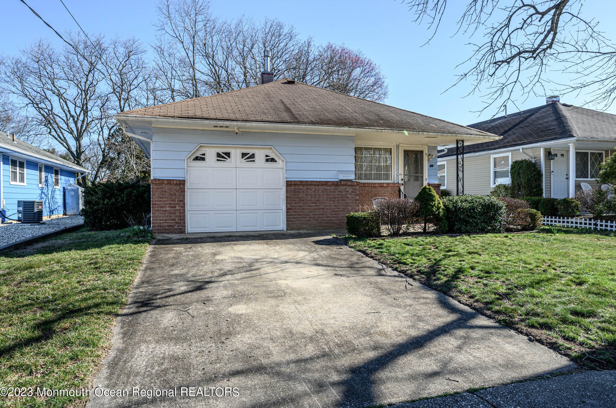 24 Mt Matterhorn Ln, Toms River NJ 08753-1559 exterior