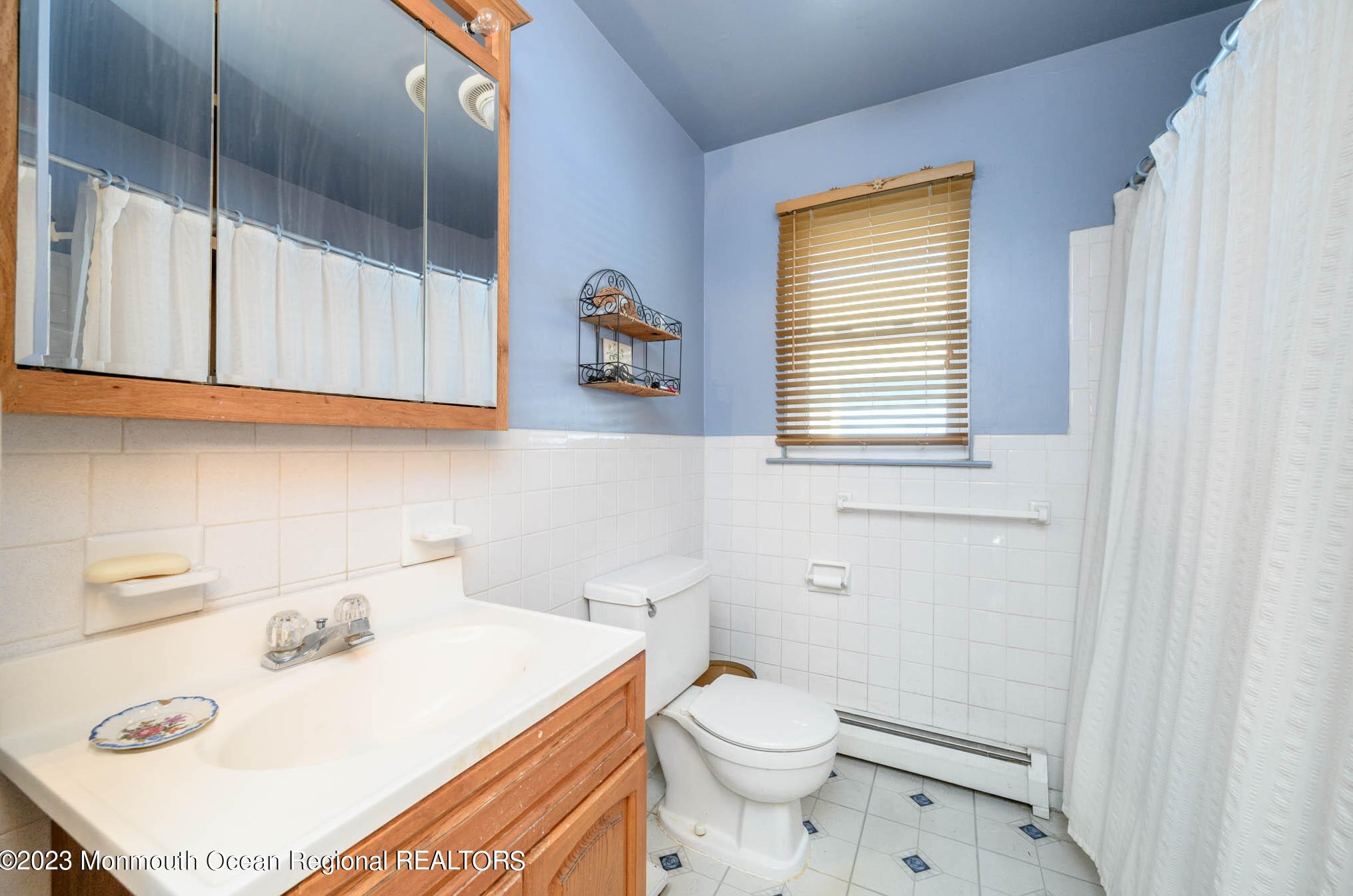 24 Mt Matterhorn Ln, Toms River NJ 08753-1559 exterior