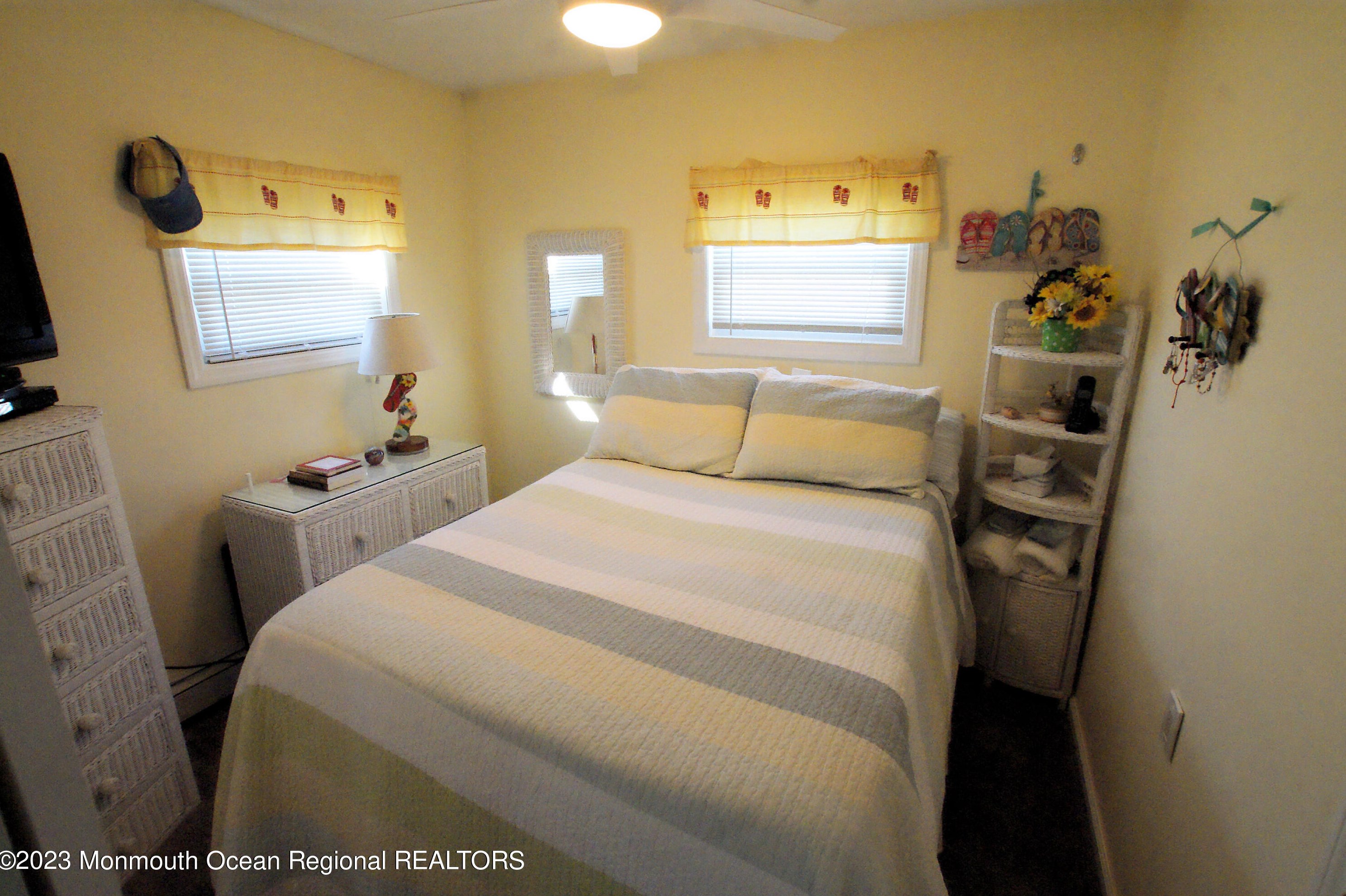 17 Lake Superior Dr, Tuckerton NJ  08087-1671 exterior