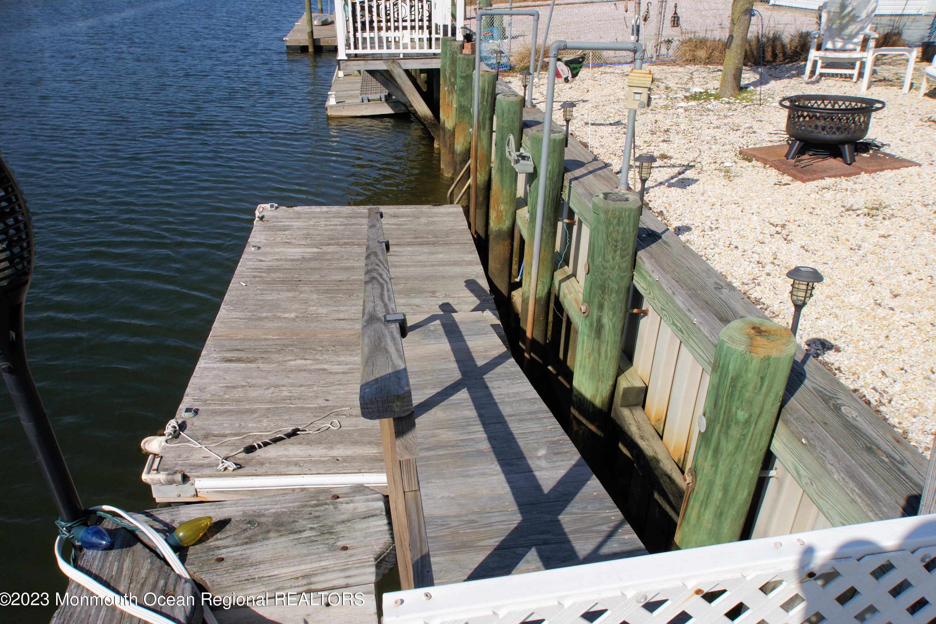 17 Lake Superior Dr, Tuckerton NJ  08087-1671 exterior