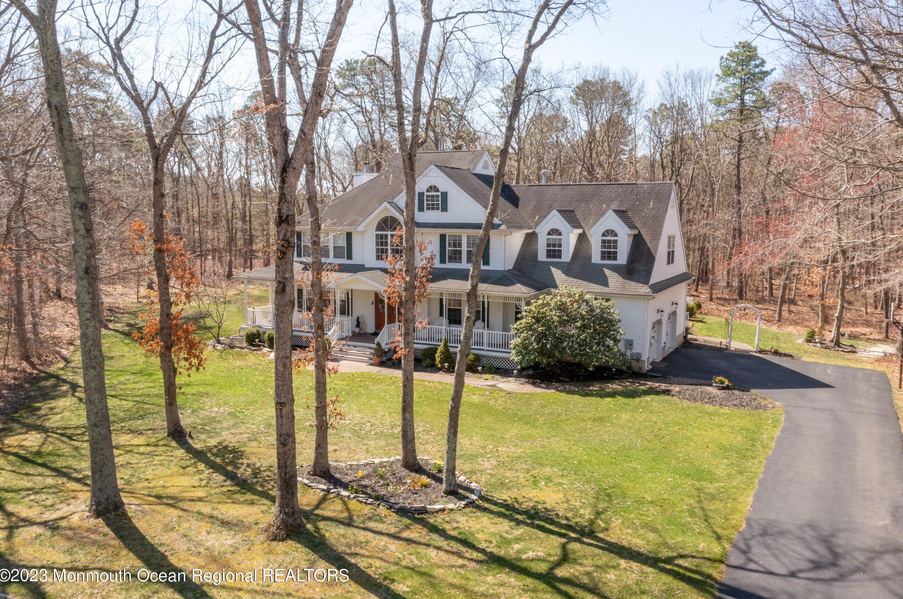 22 Amanda Ln, Wall Township NJ  07731-8942 exterior