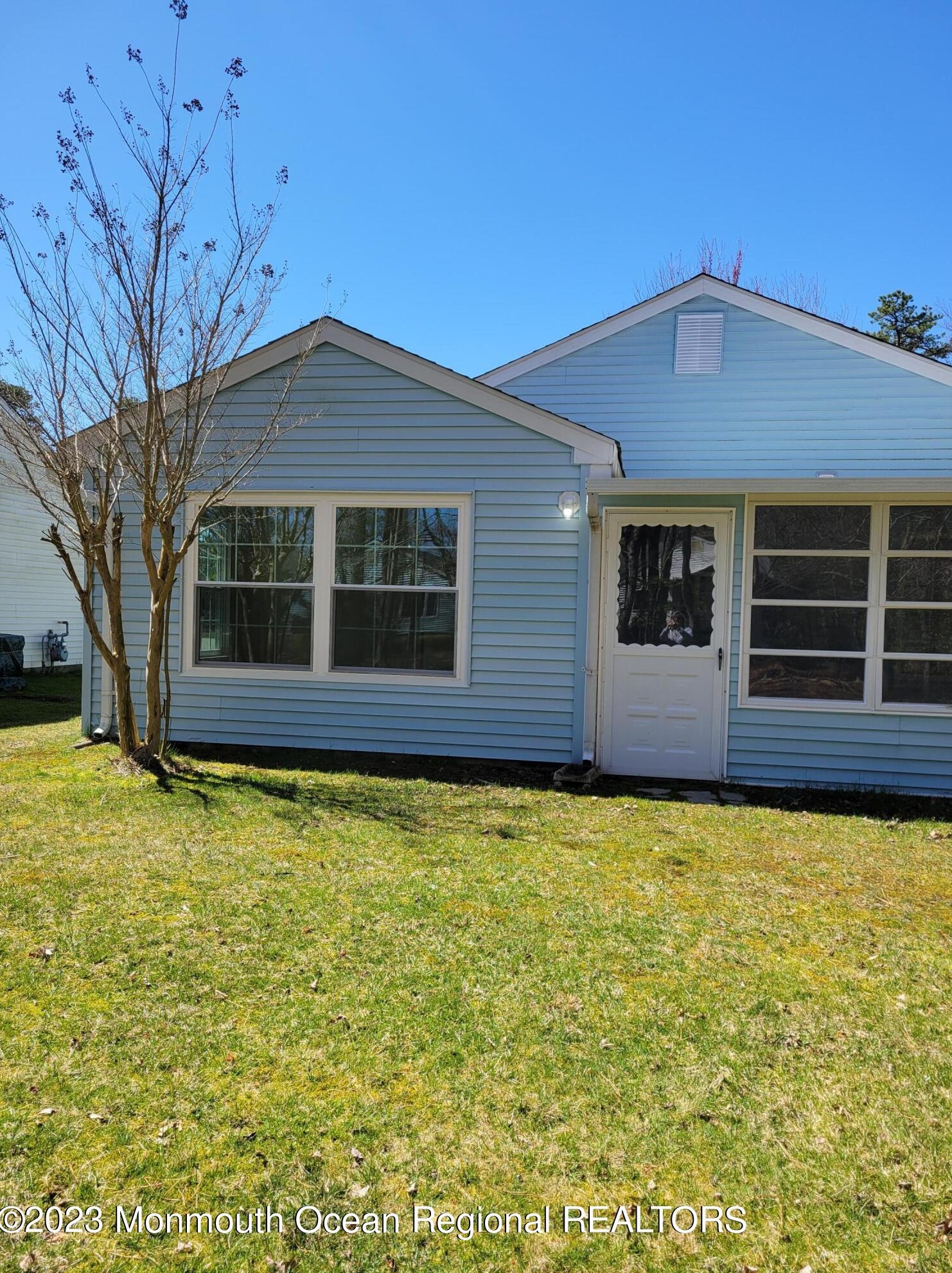 438 Lexington Dr, Tuckerton NJ  08087-1312 exterior