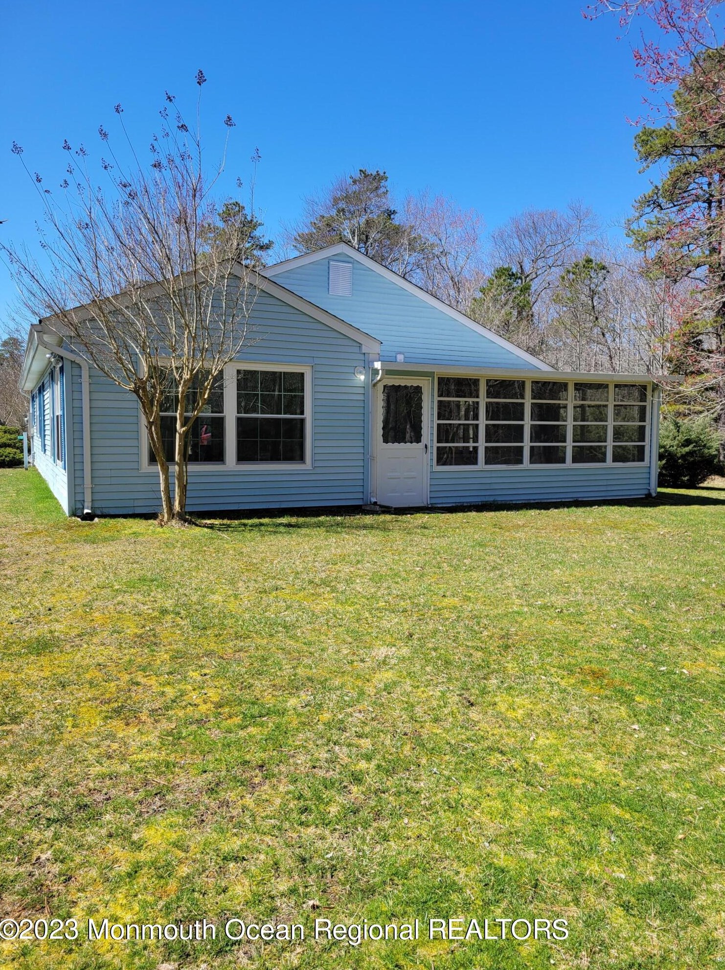 438 Lexington Dr, Tuckerton NJ  08087-1312 exterior