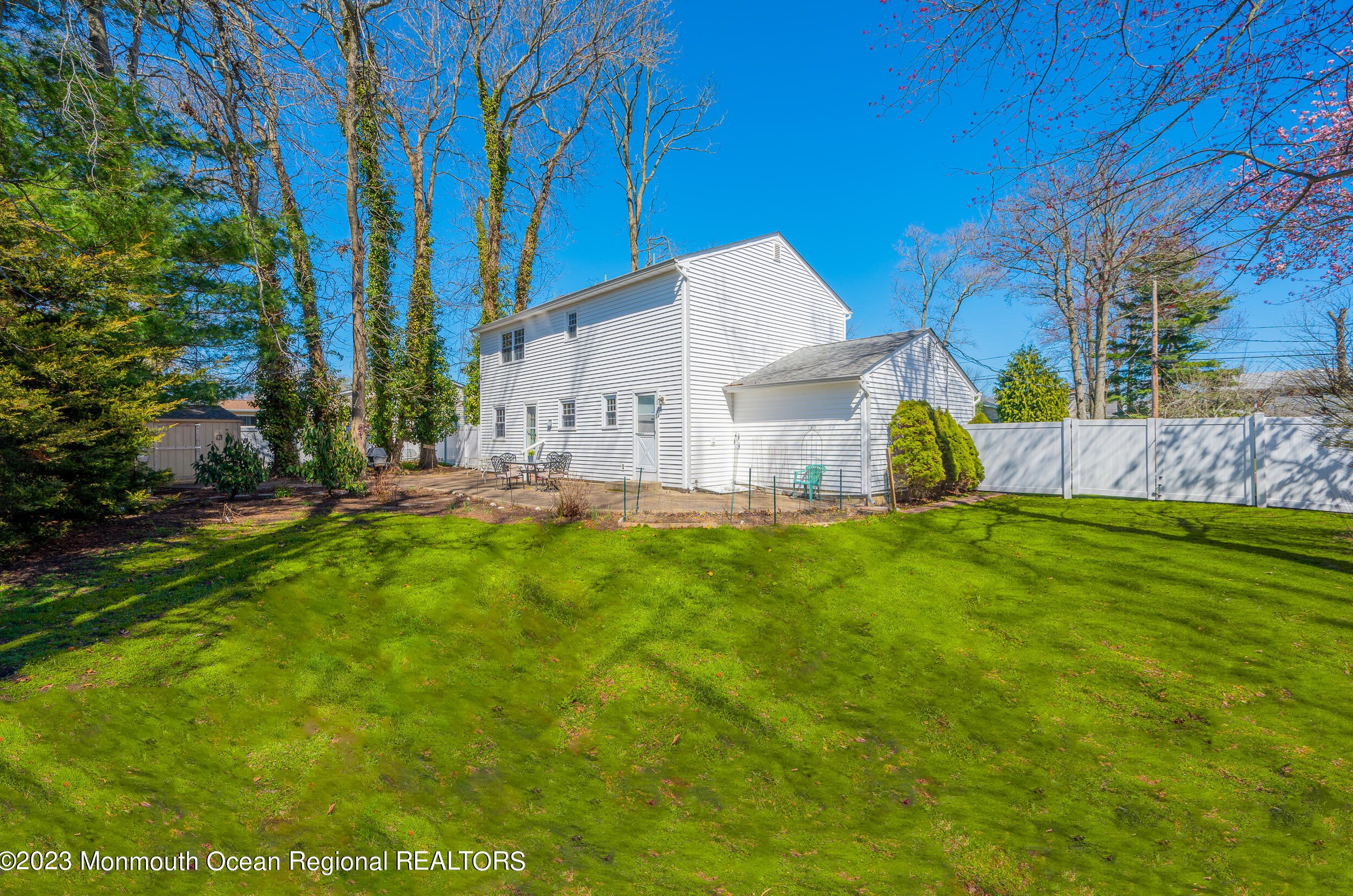 1804 Holbrook St, Oakhurst NJ  07755-2837 exterior