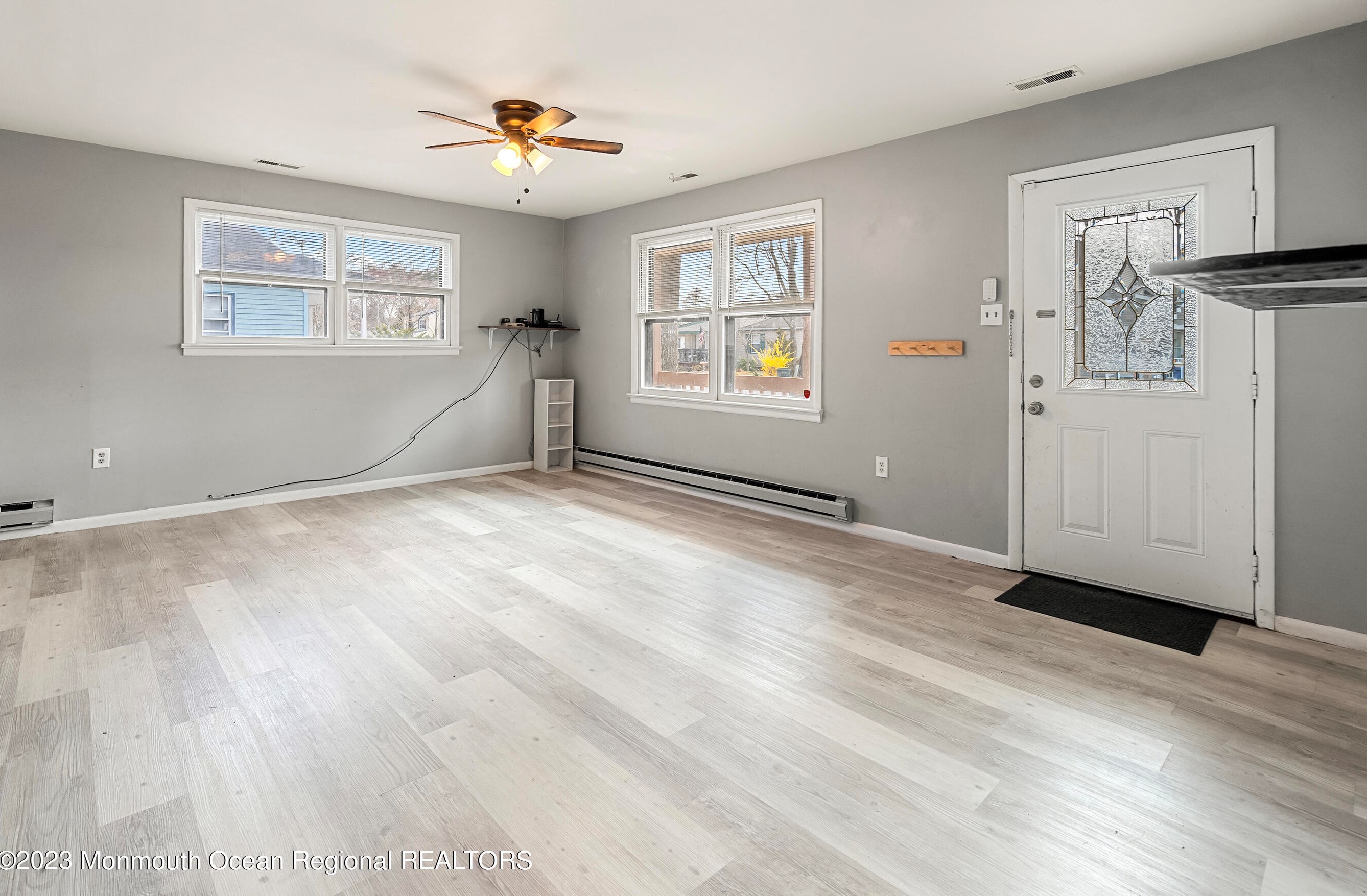935 Center St, Tuckerton NJ  08087-1351 exterior
