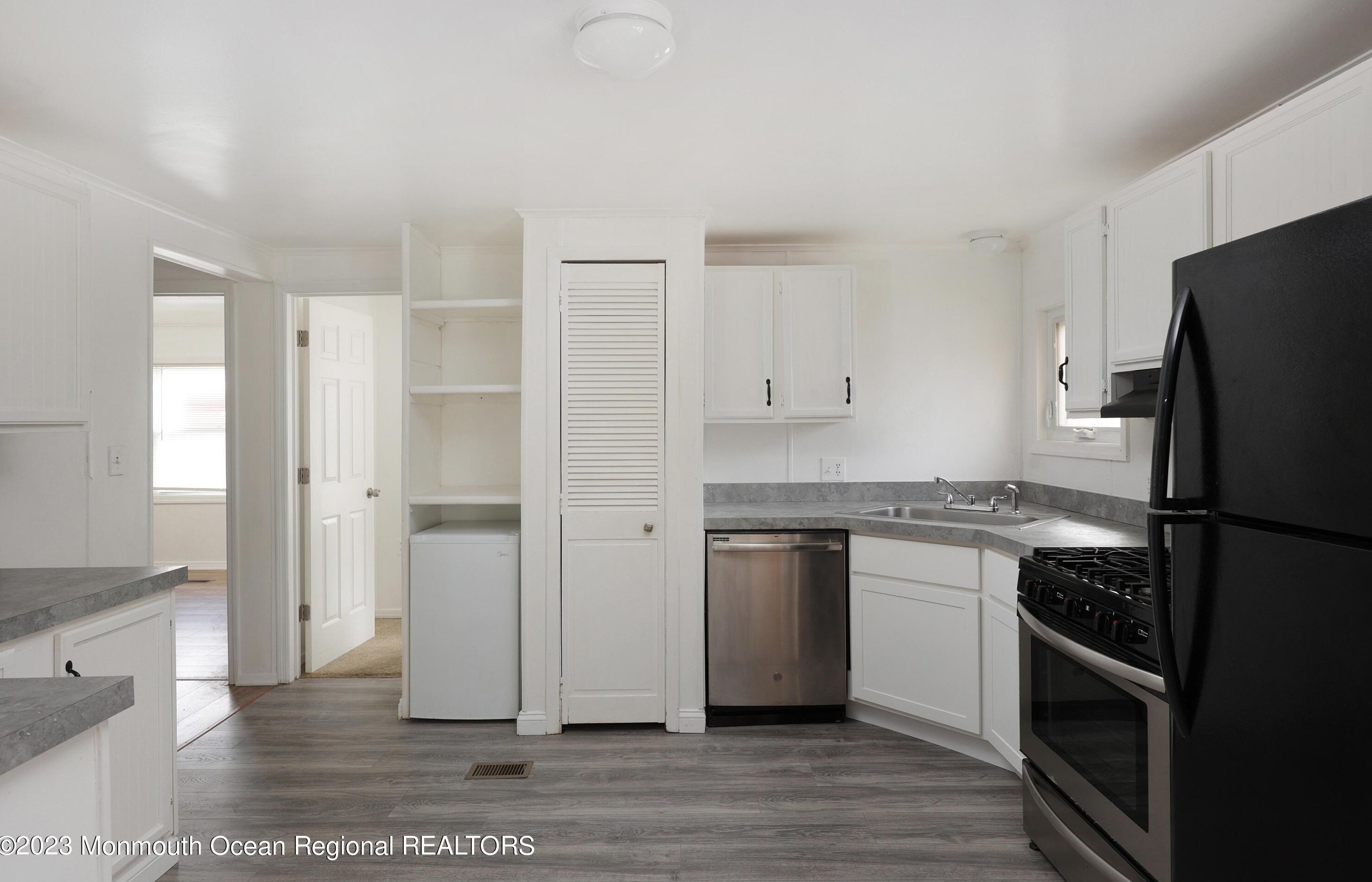 16 Alydar Ct, Wall Township NJ  07731-1123 exterior