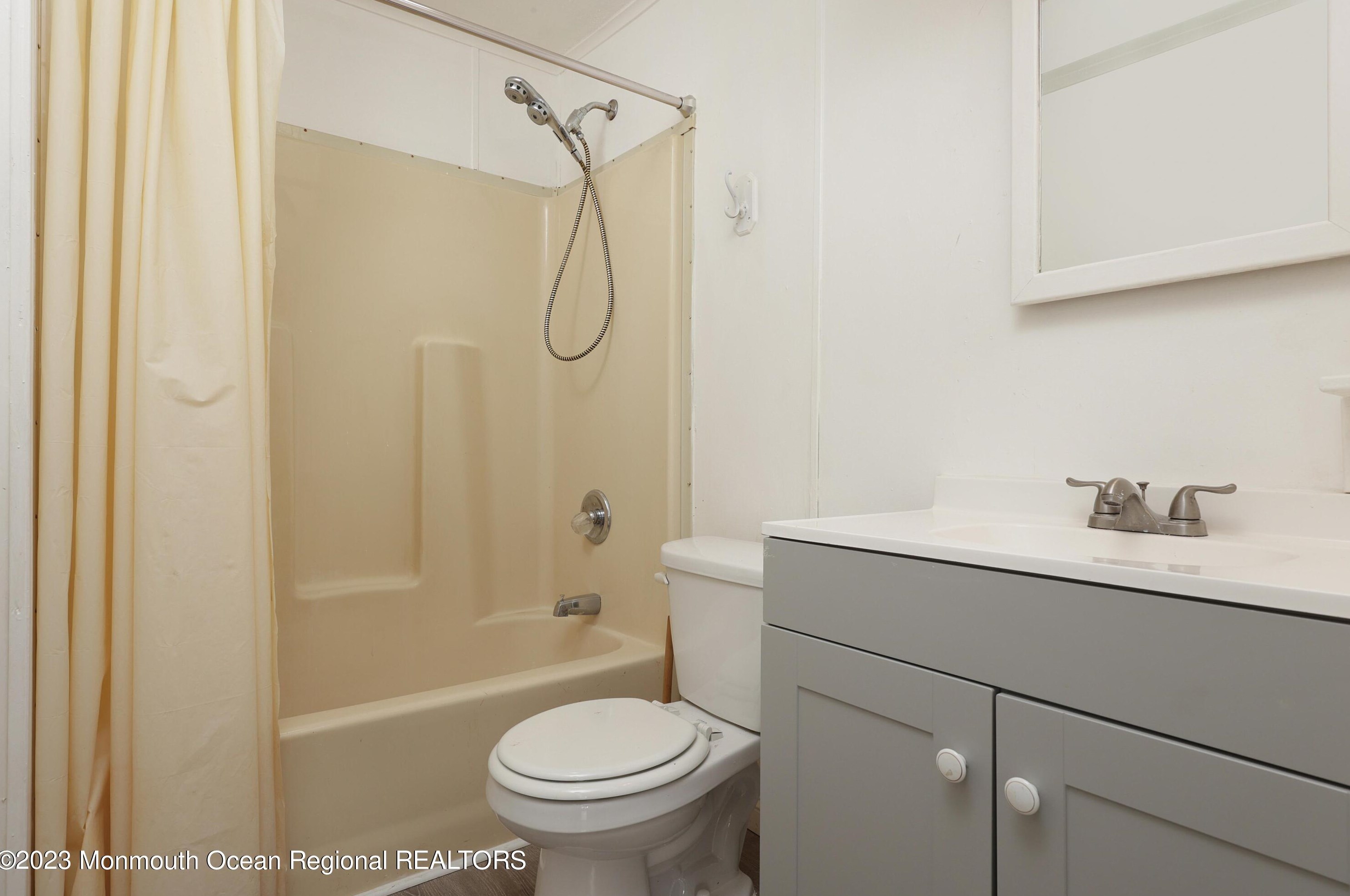 16 Alydar Ct, Wall Township NJ  07731-1123 exterior