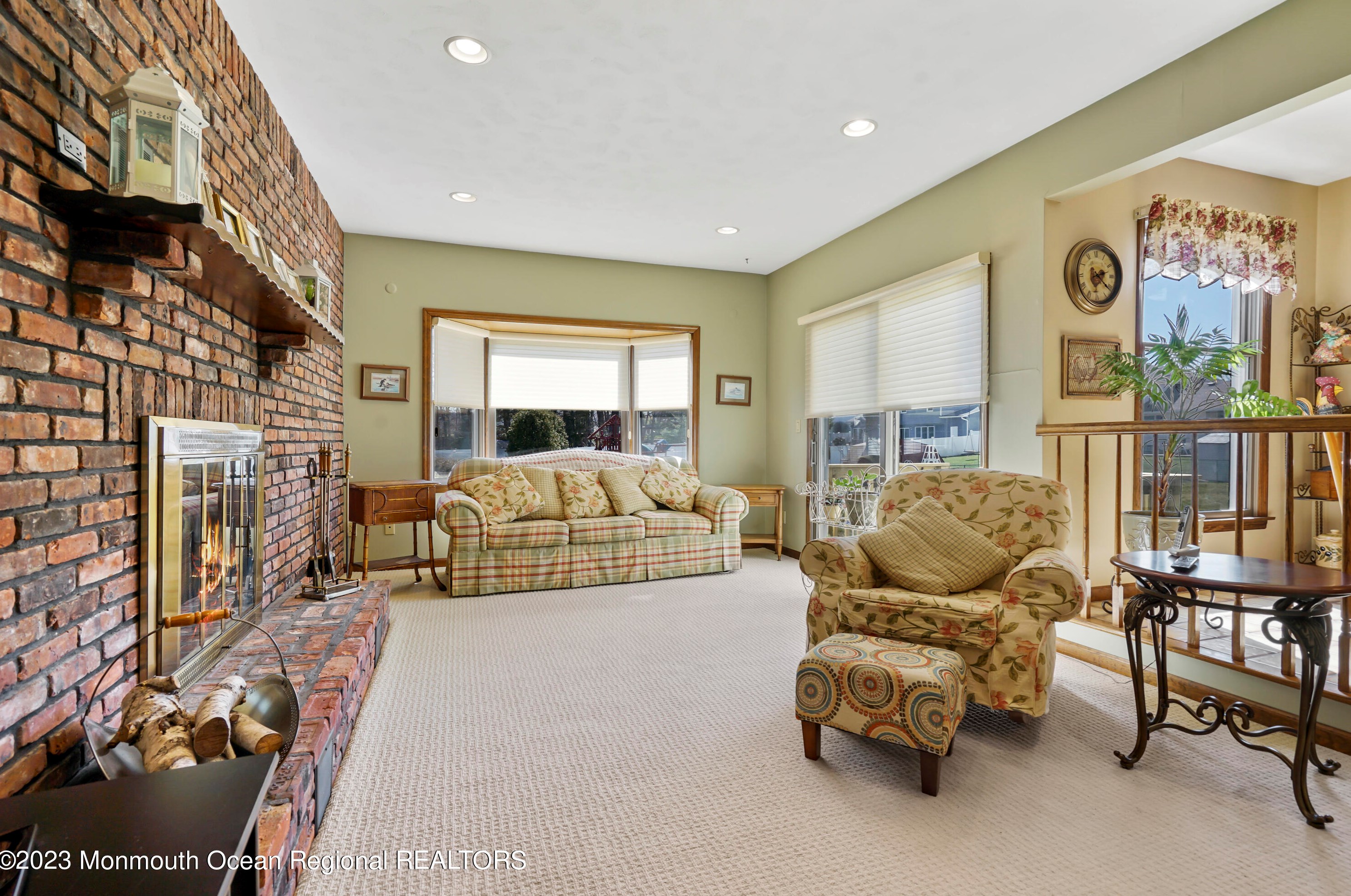 96 Aberdeen Rd, Matawan NJ  07747-2721 exterior