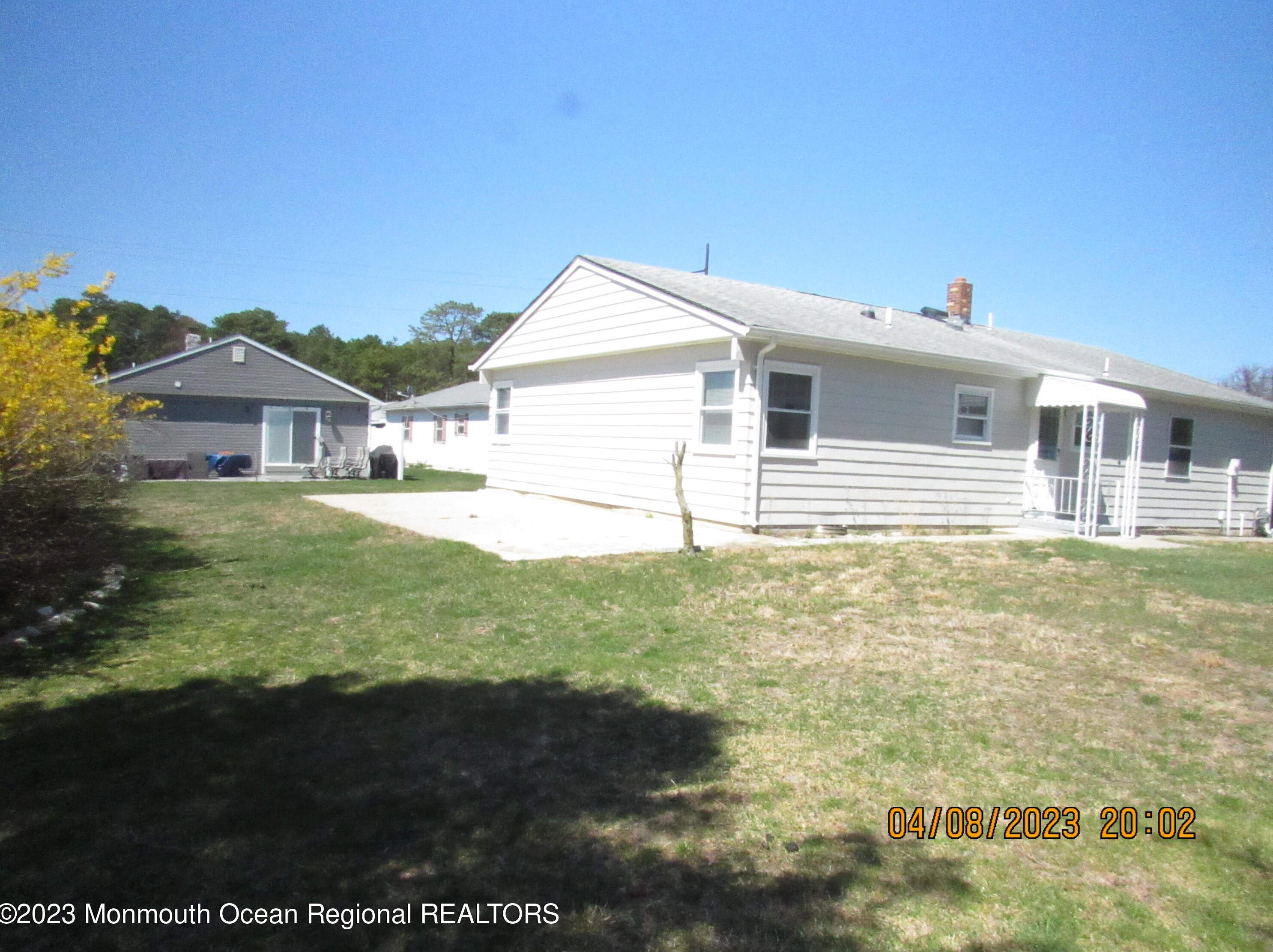 2 Encinitas Dr, Toms River NJ  08757-5716 exterior