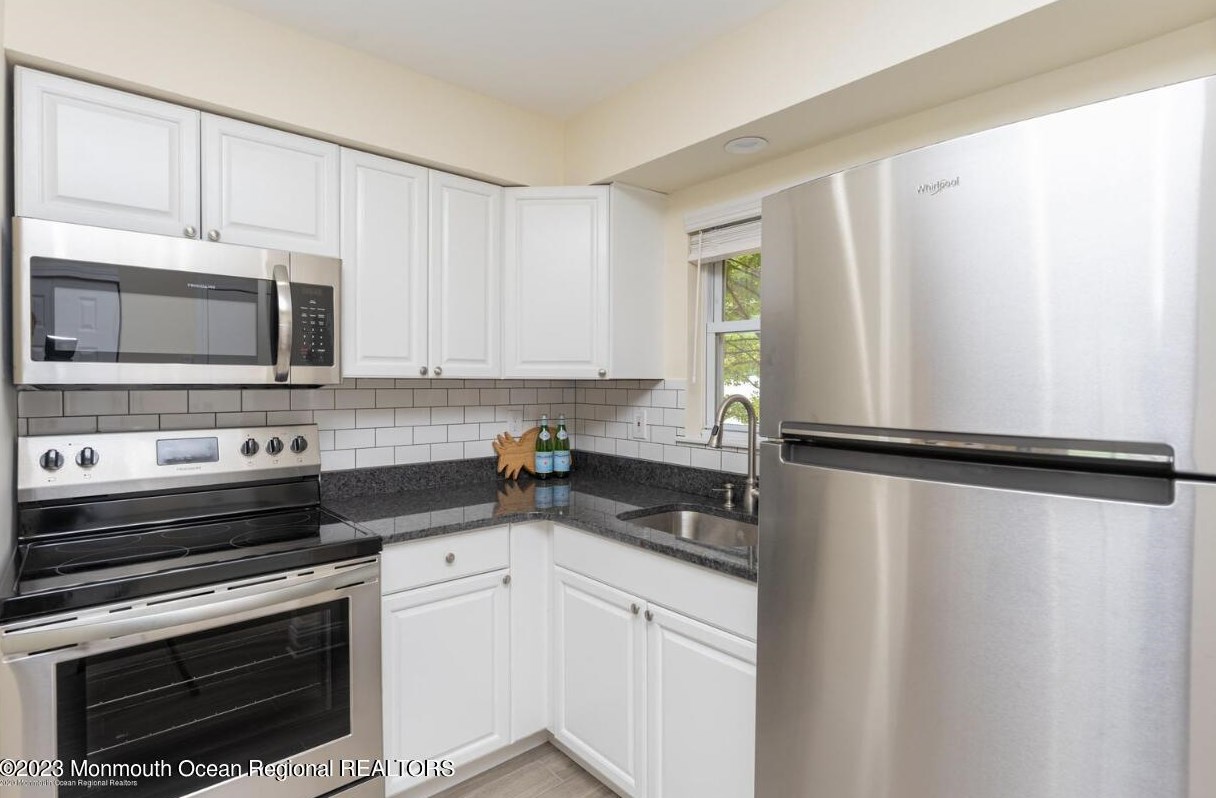 321-323 Shore Dr #21, Monmouth Hills, NJ 07732