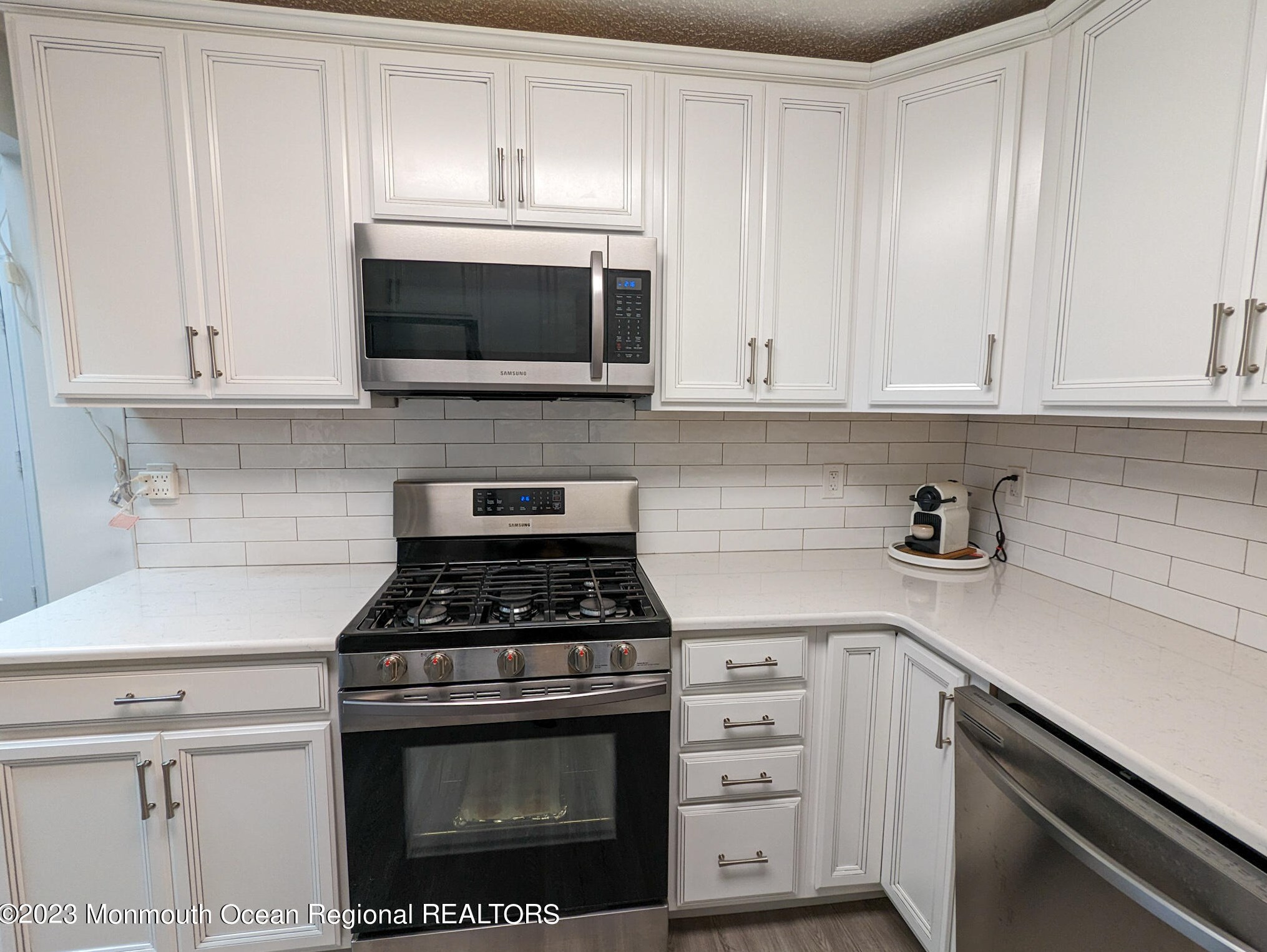 259 Hampshire Ct, Piscataway NJ  08854-6242 exterior