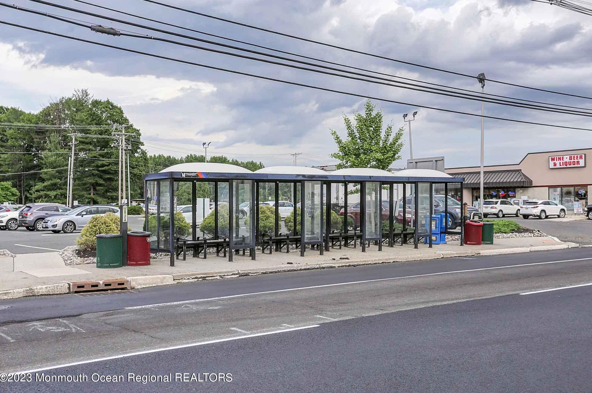 327 Towne Dr, Millstone Township NJ  07726-3263 exterior