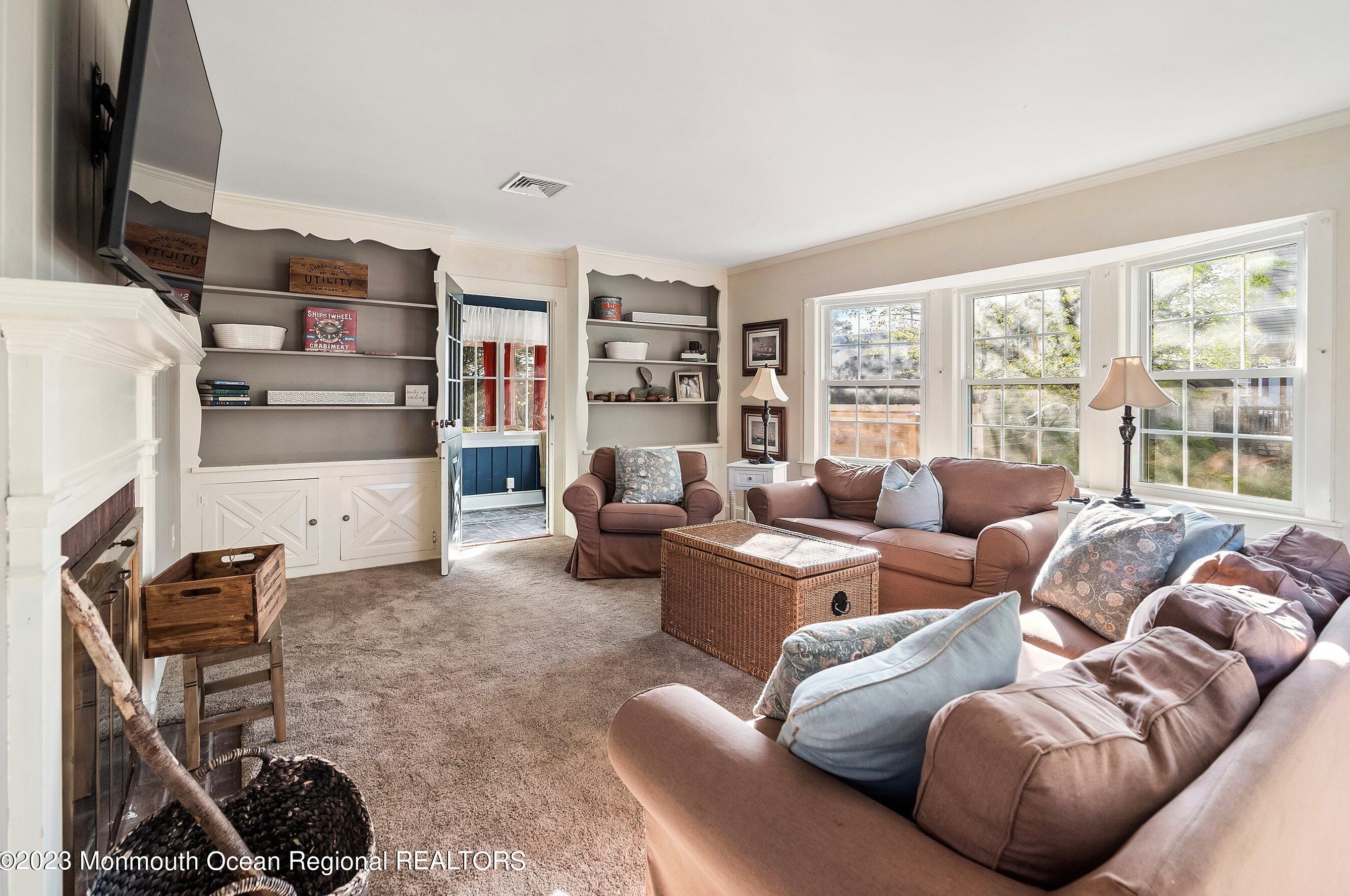 8 Spruce St, Toms River NJ  08753-7624 exterior