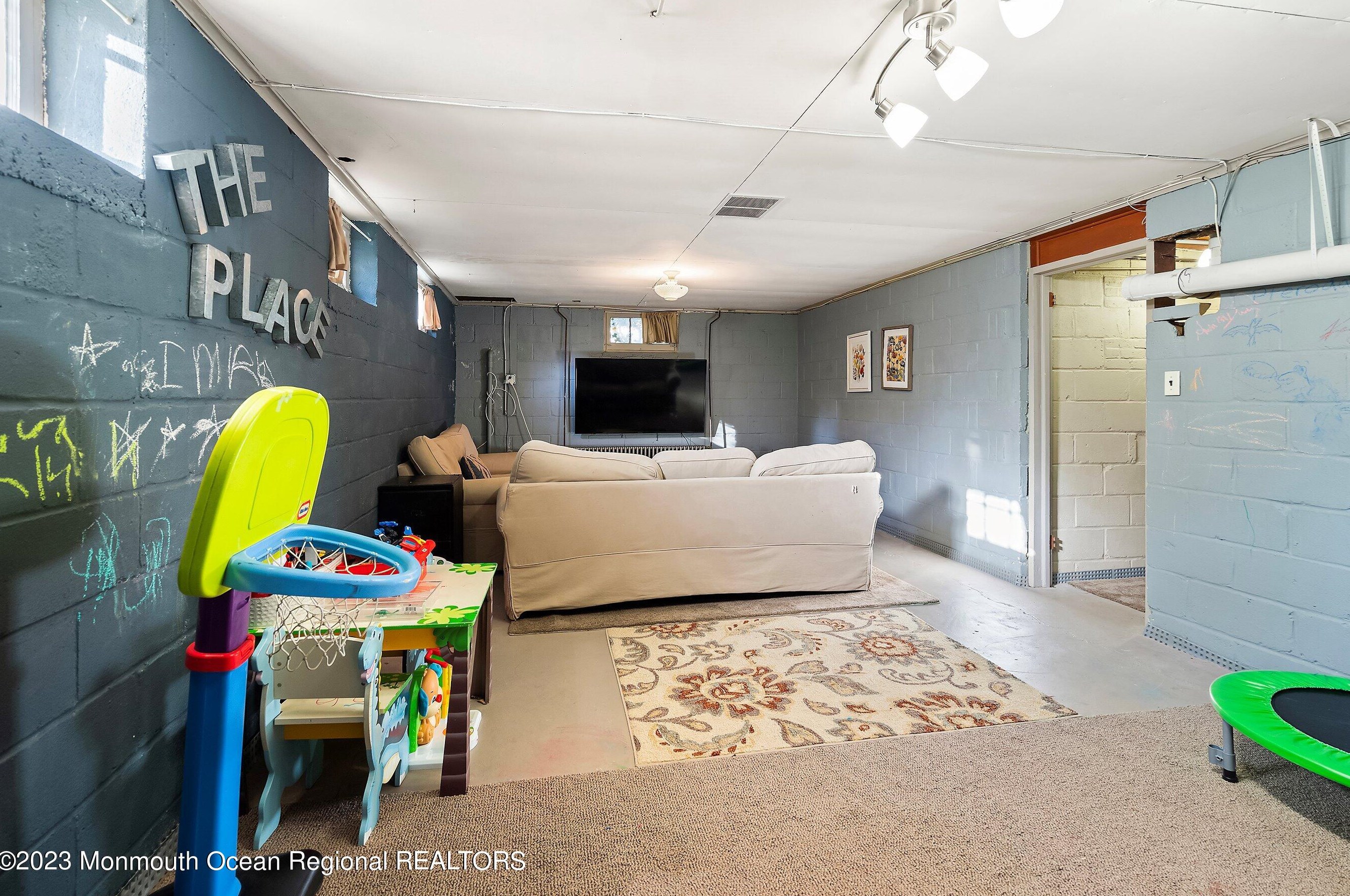 8 Spruce St, Toms River NJ  08753-7624 exterior