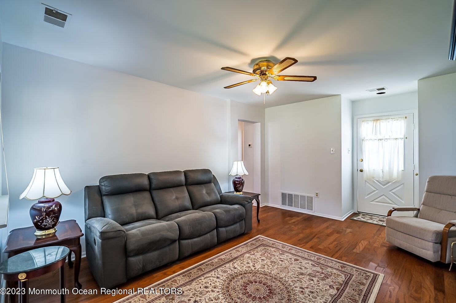 220 Mohican Ln, Tuckerton NJ  08087-1337 exterior