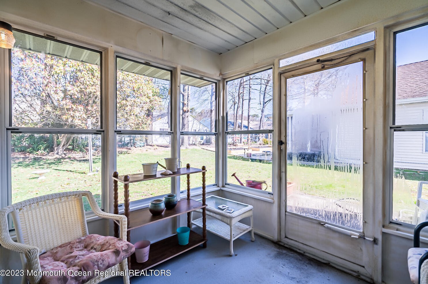 220 Mohican Ln, Tuckerton NJ  08087-1337 exterior