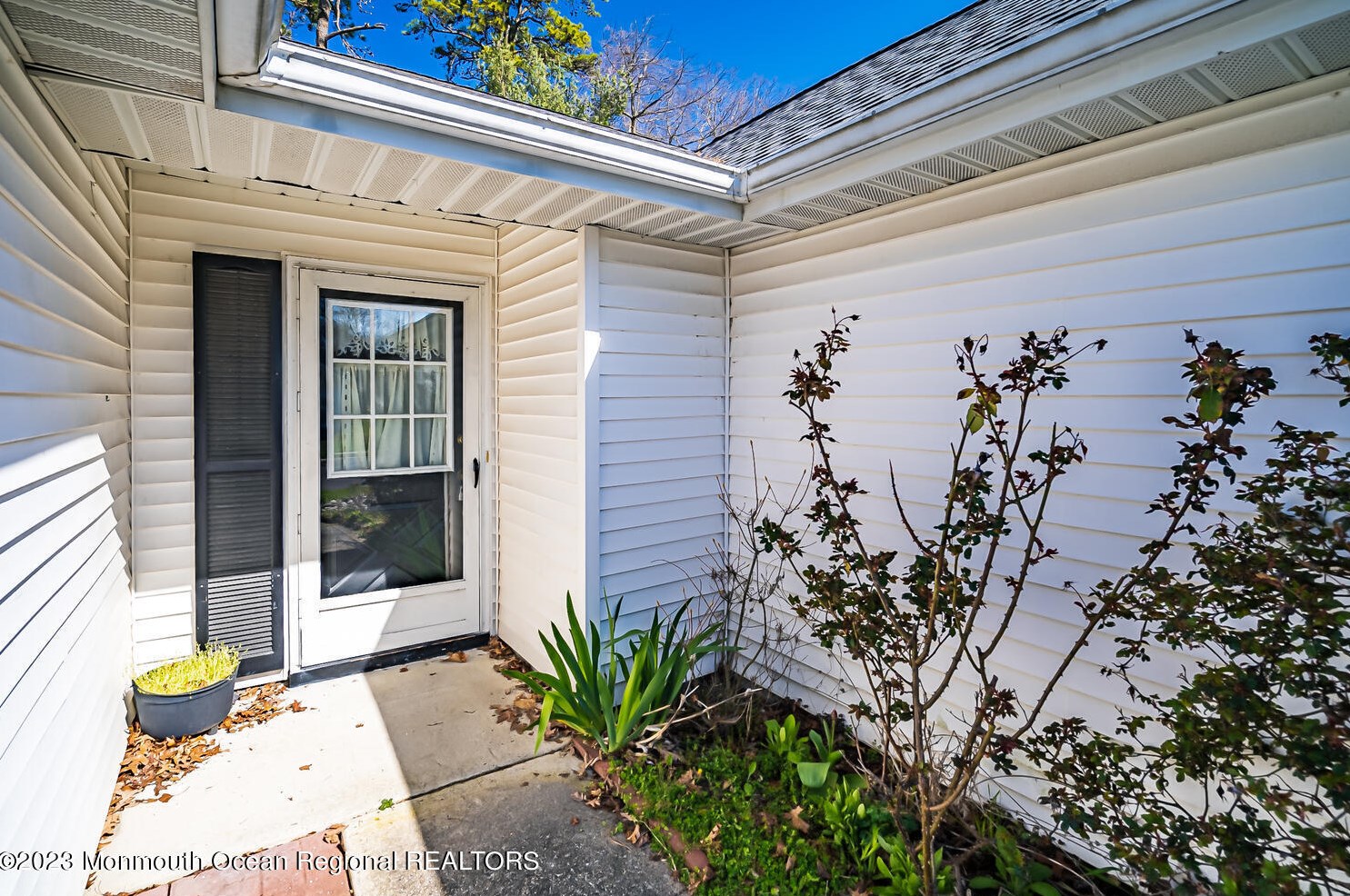 220 Mohican Ln, Tuckerton NJ  08087-1337 exterior