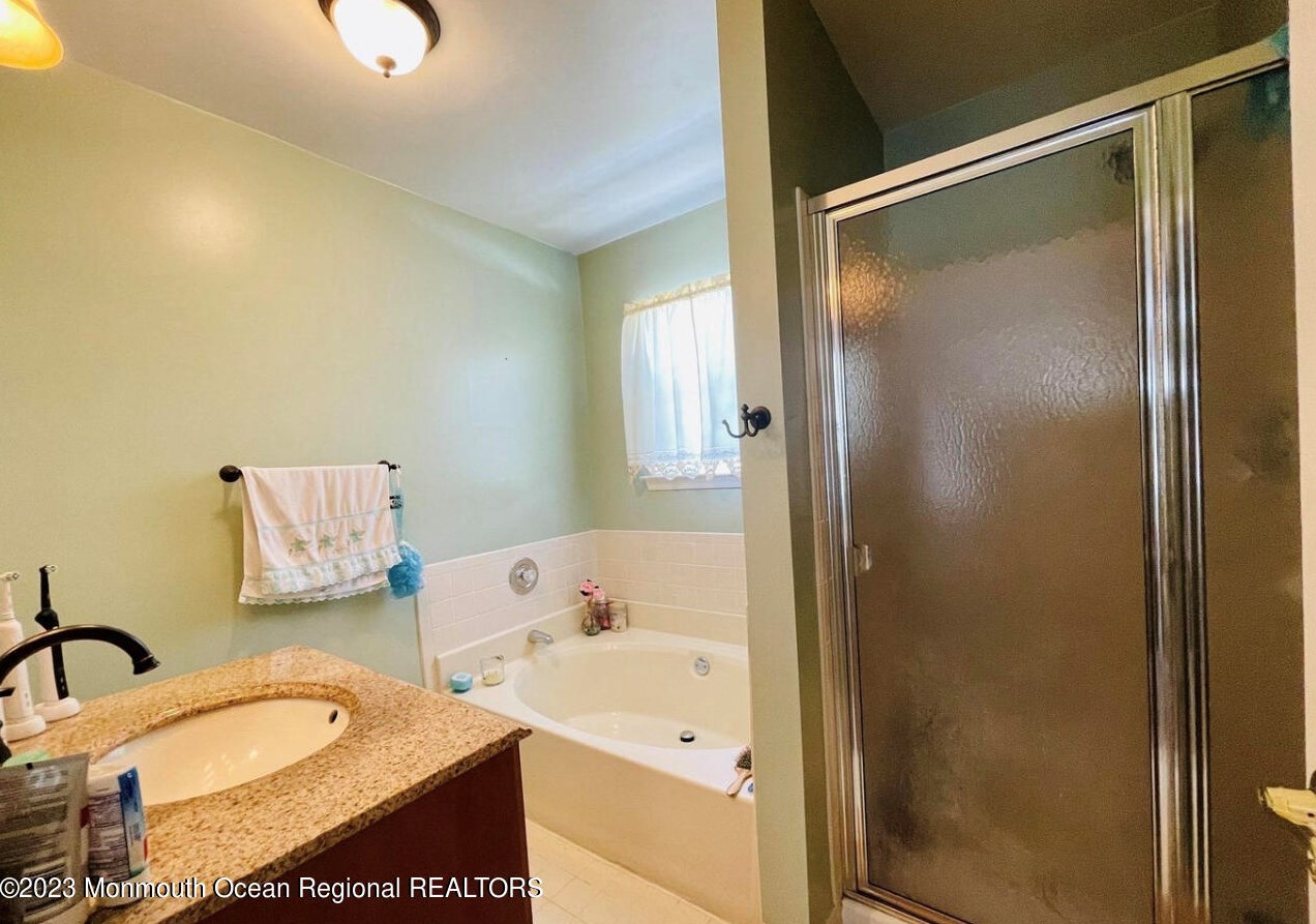 16 William Dr, Wall Township NJ  07731-8833 exterior