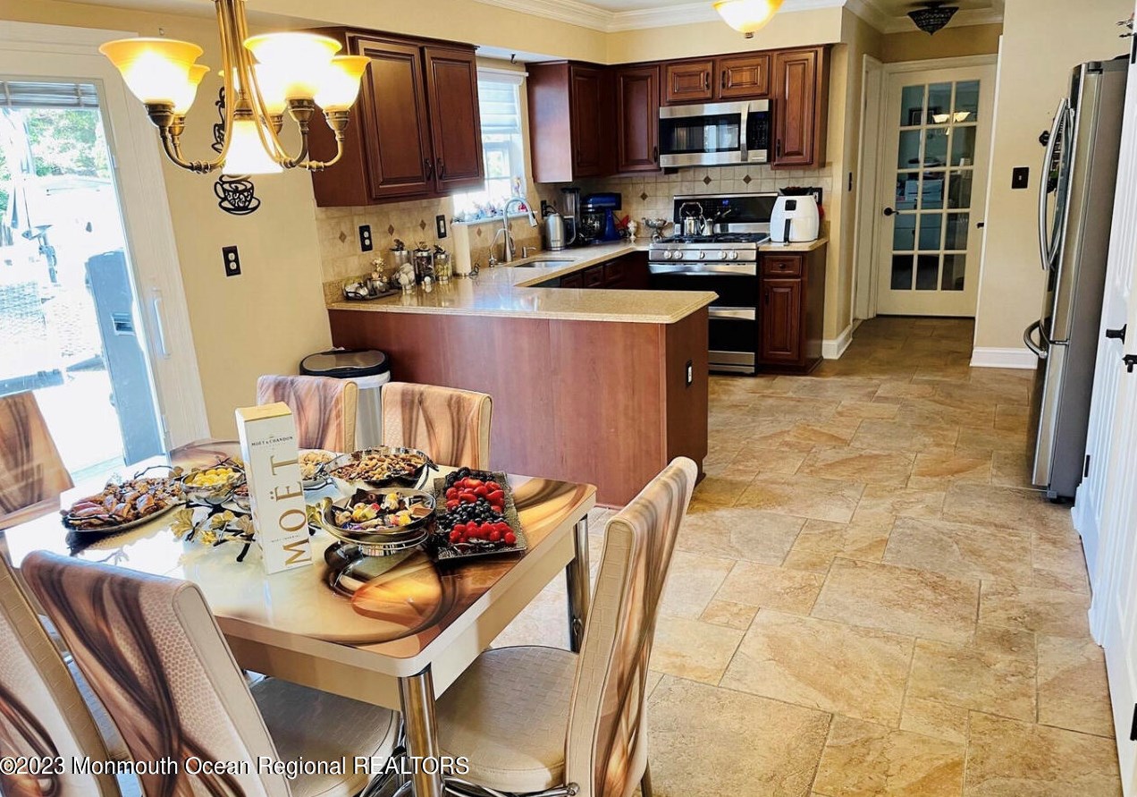 16 William Dr, Wall Township NJ  07731-8833 exterior