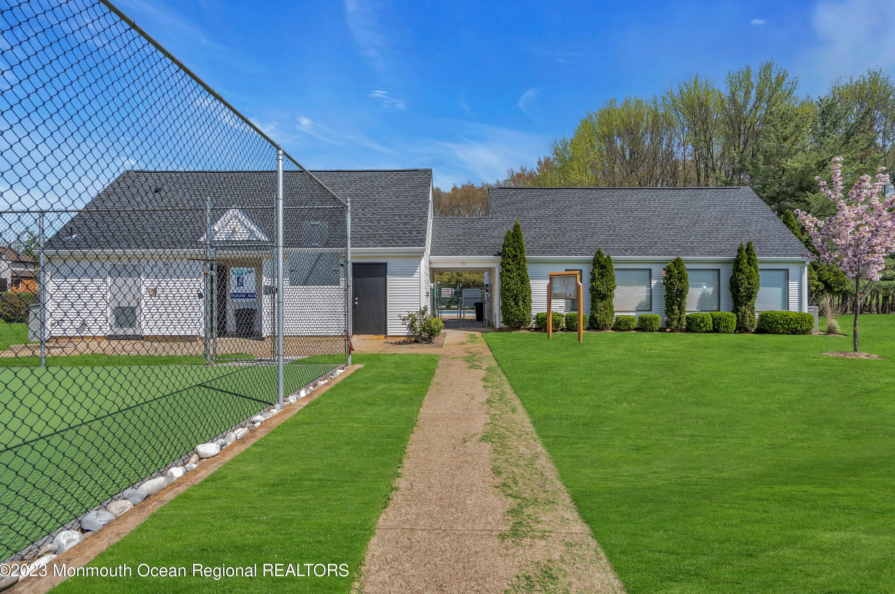 67 Chestnut Way, Millstone Township NJ  07726-3834 exterior