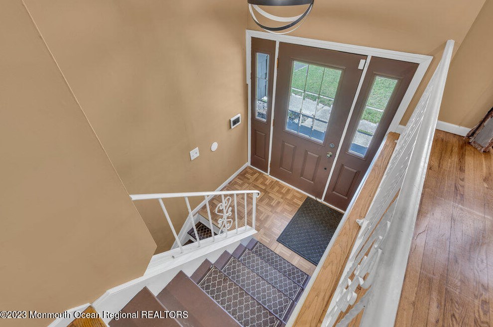 825 Holiday Ct, Toms River NJ  08753-3721 exterior
