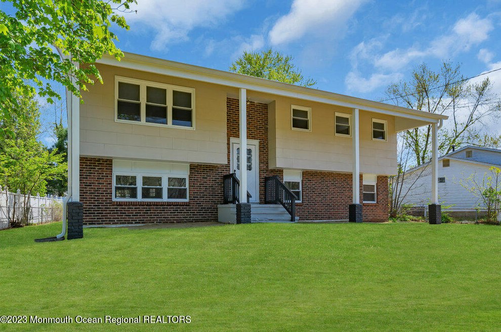 37 Villanova Dr, Jackson Twp, NJ 08527