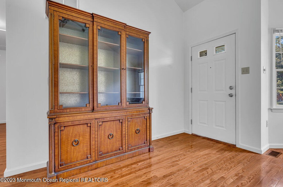 18 Laurel Ln, Tuckerton NJ  08087-9638 exterior