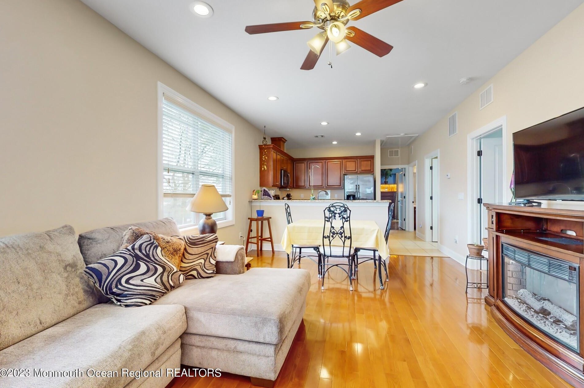 203 Raritan St, Keyport NJ 07735-2656 exterior