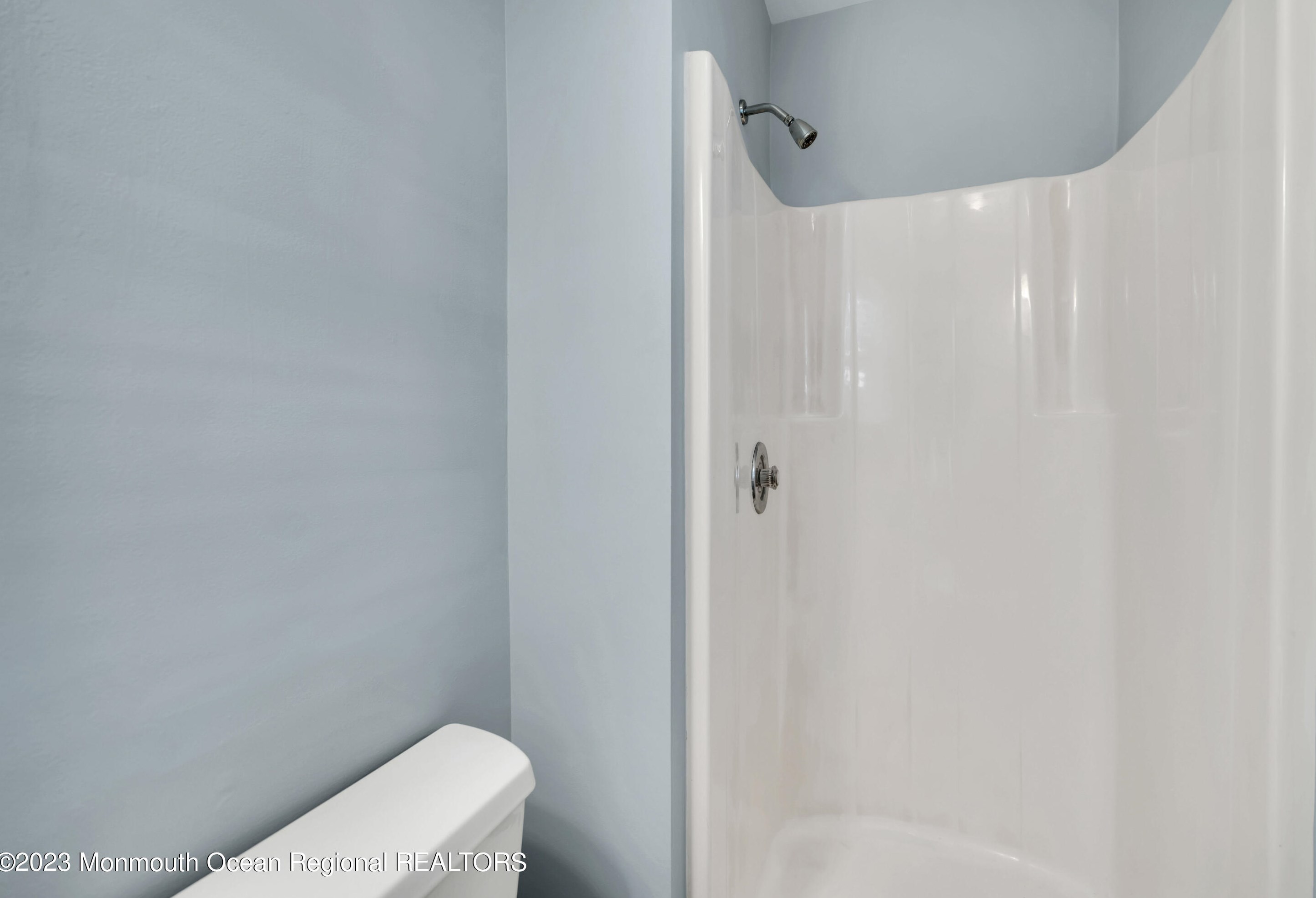 20 East Dr, Toms River NJ  08753-6841 exterior