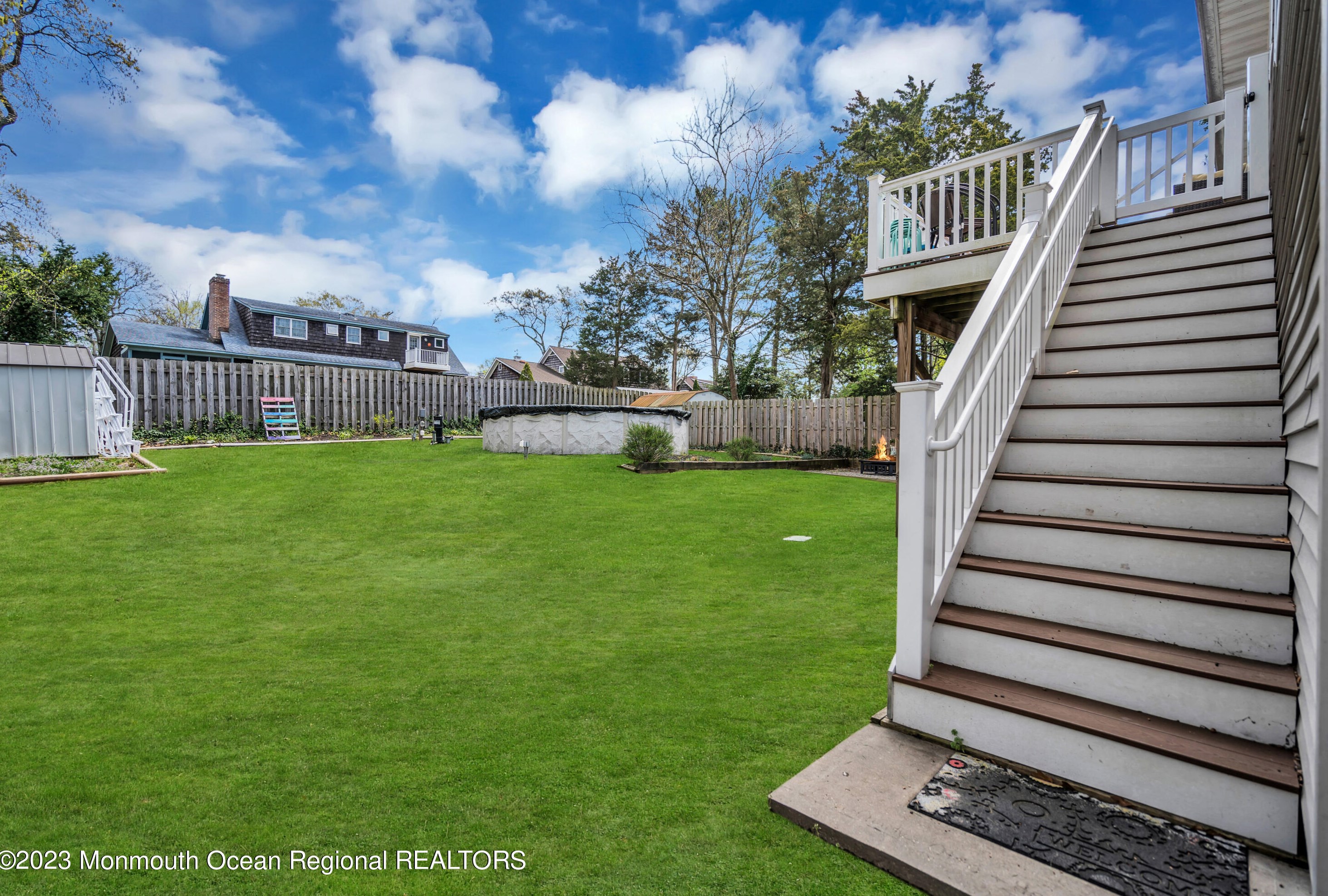 20 East Dr, Toms River NJ  08753-6841 exterior