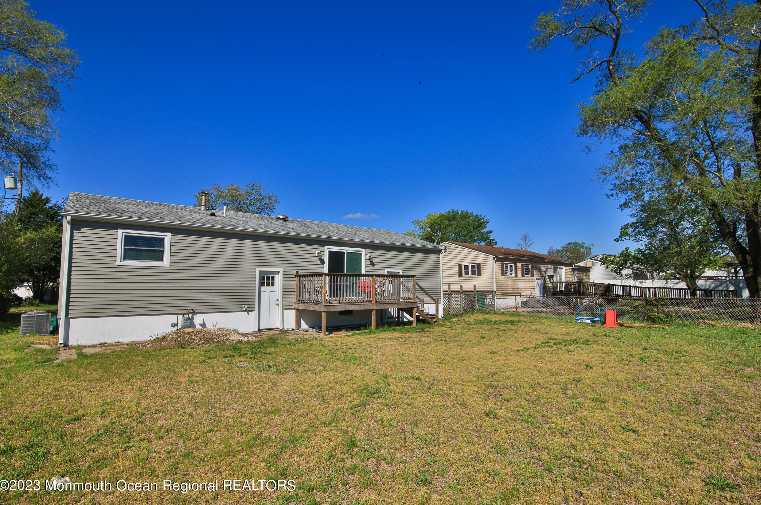 32 Citadel Ave, Toms River NJ  08757-5507 exterior