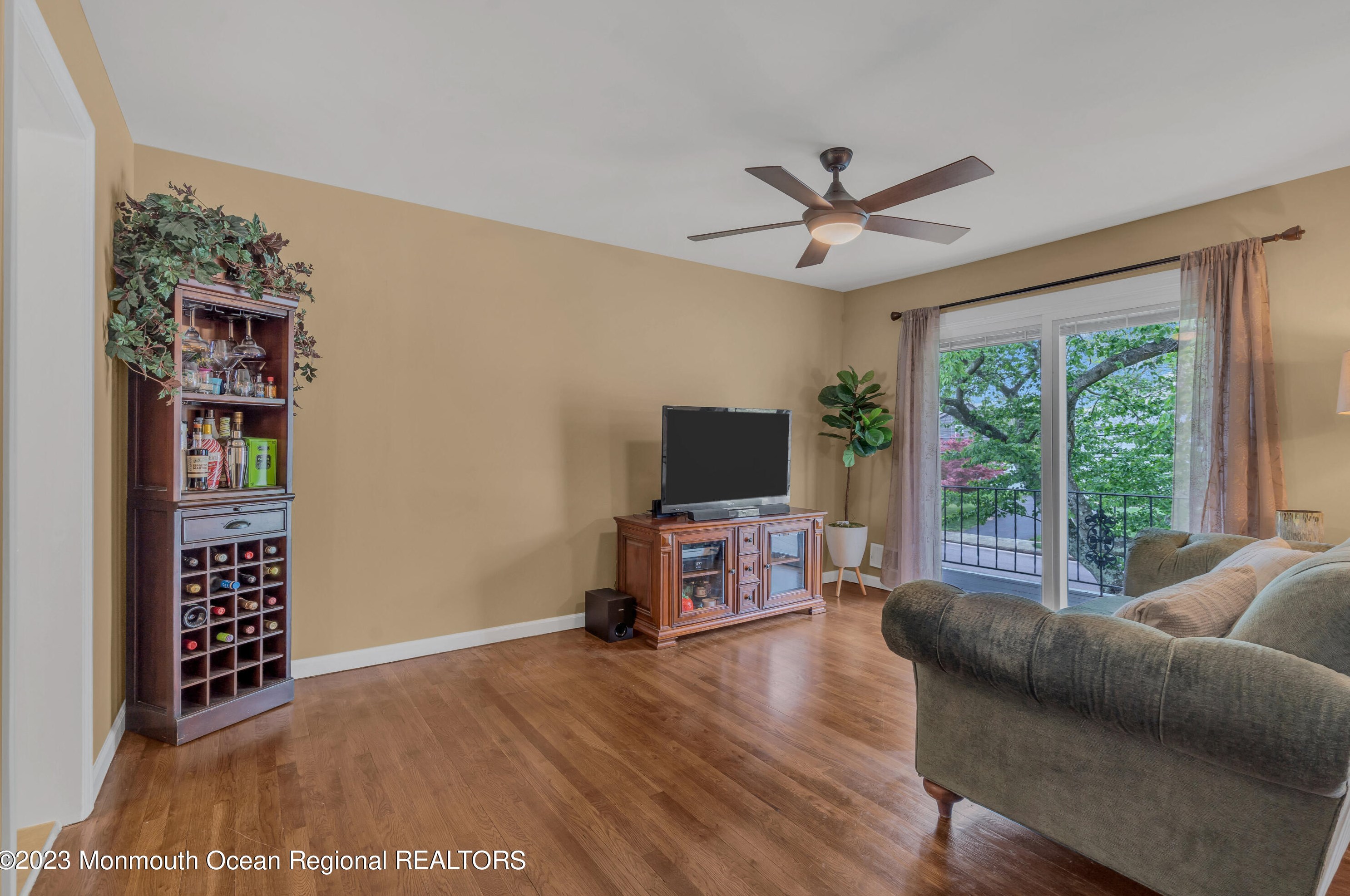 20 Cedar Hill Ln, Toms River NJ  08755-4904 exterior