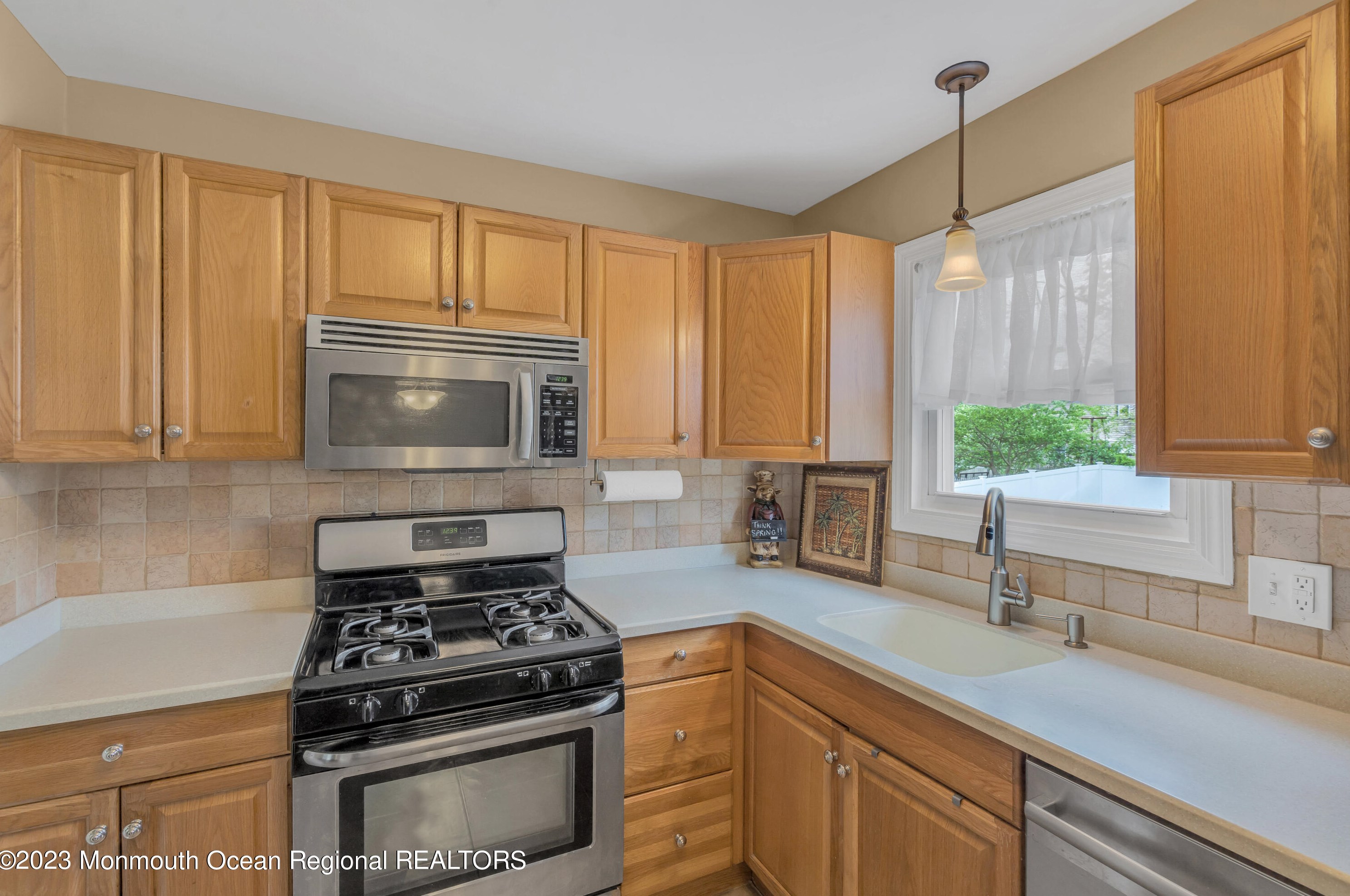 20 Cedar Hill Ln, Toms River NJ  08755-4904 exterior