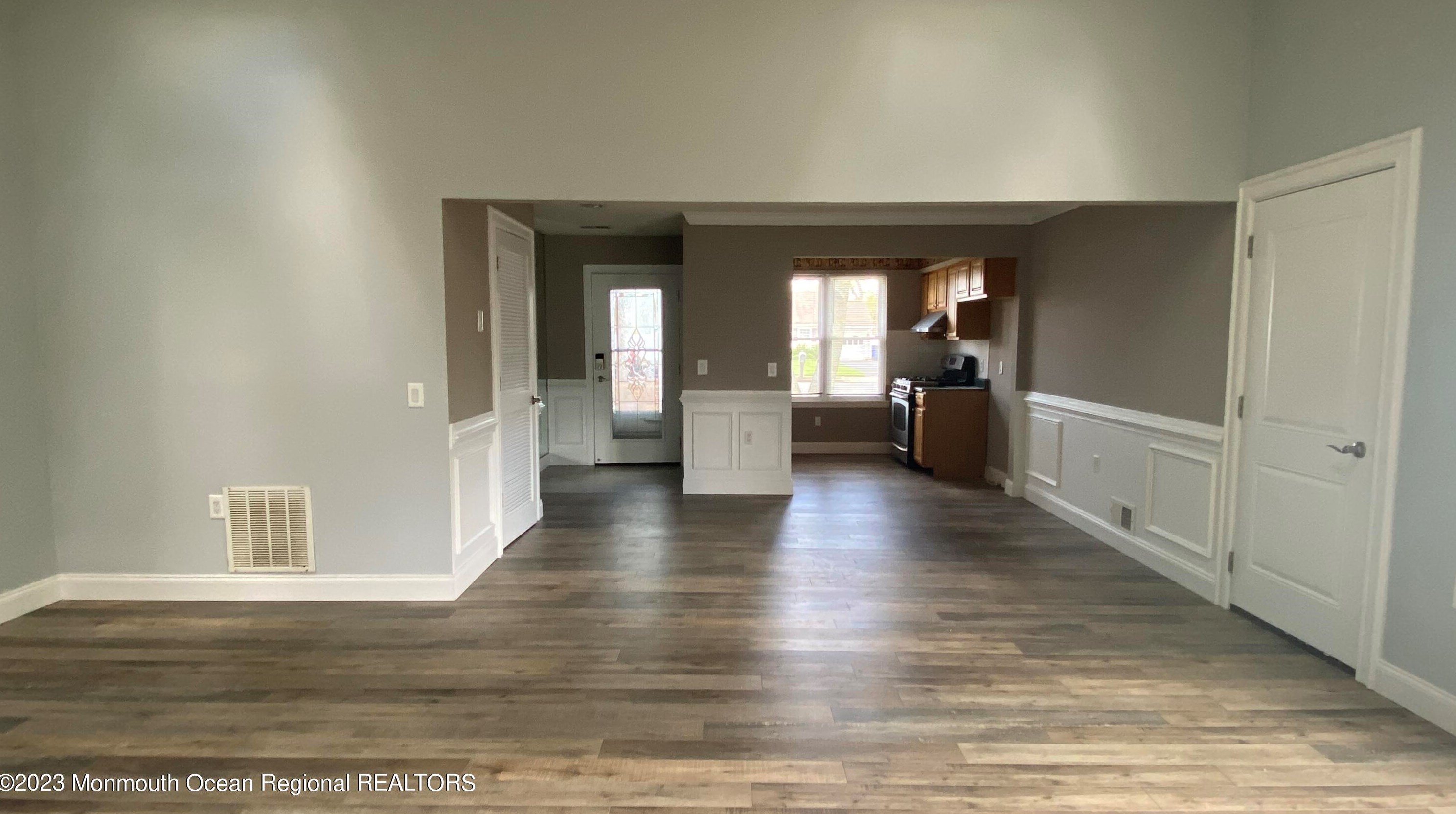 120 Oak Hill Dr, Toms River NJ  08753-1730 exterior