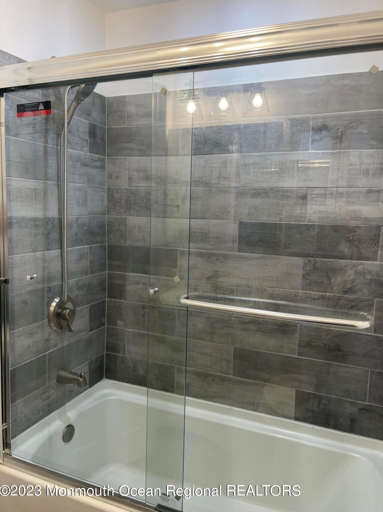 52 Bayview Ave, Ideal Beach NJ  07734-1235 exterior