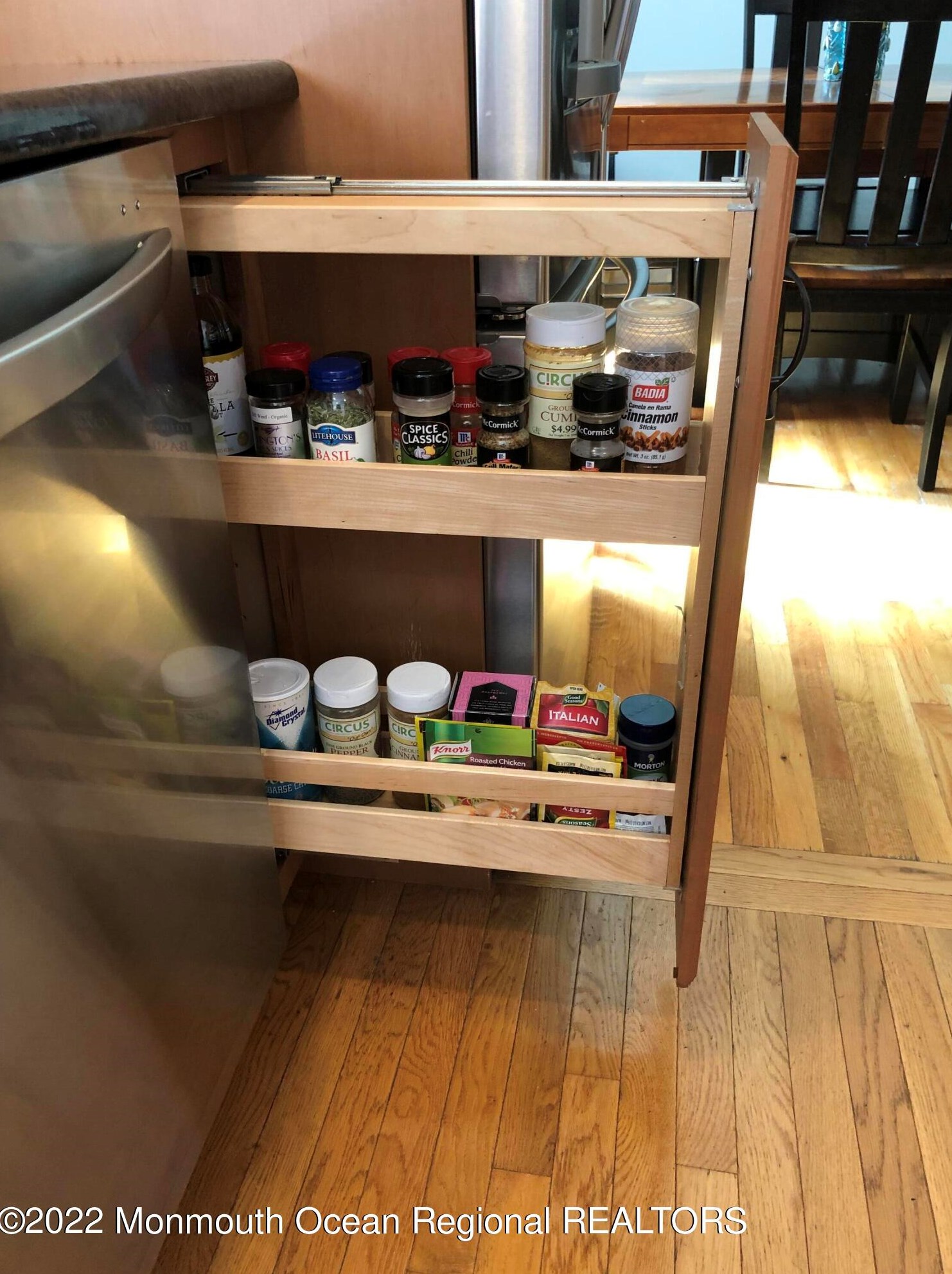 1703 Melville St, Oakhurst NJ 07755-2915 exterior