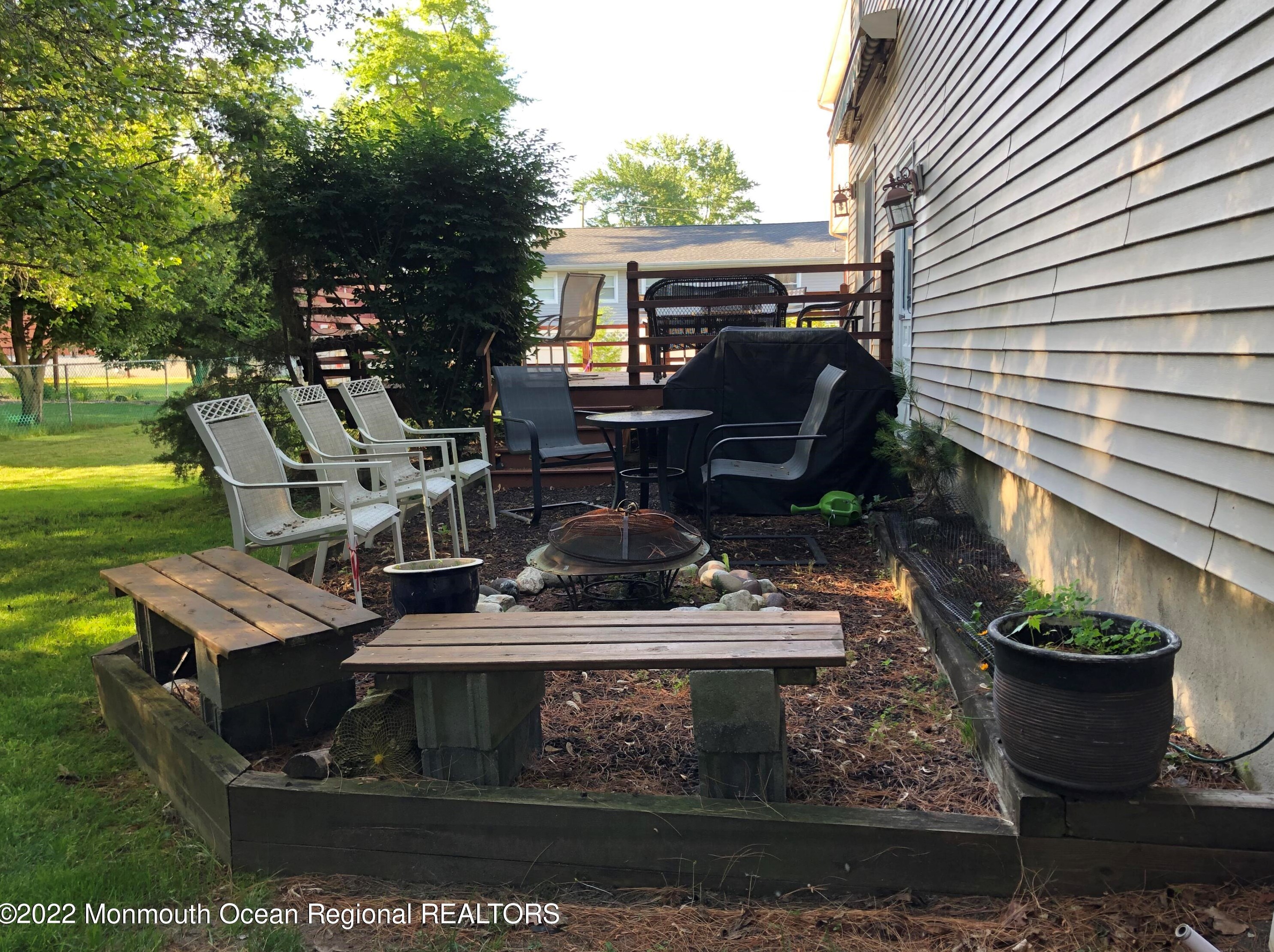 1703 Melville St, Oakhurst NJ 07755-2915 exterior