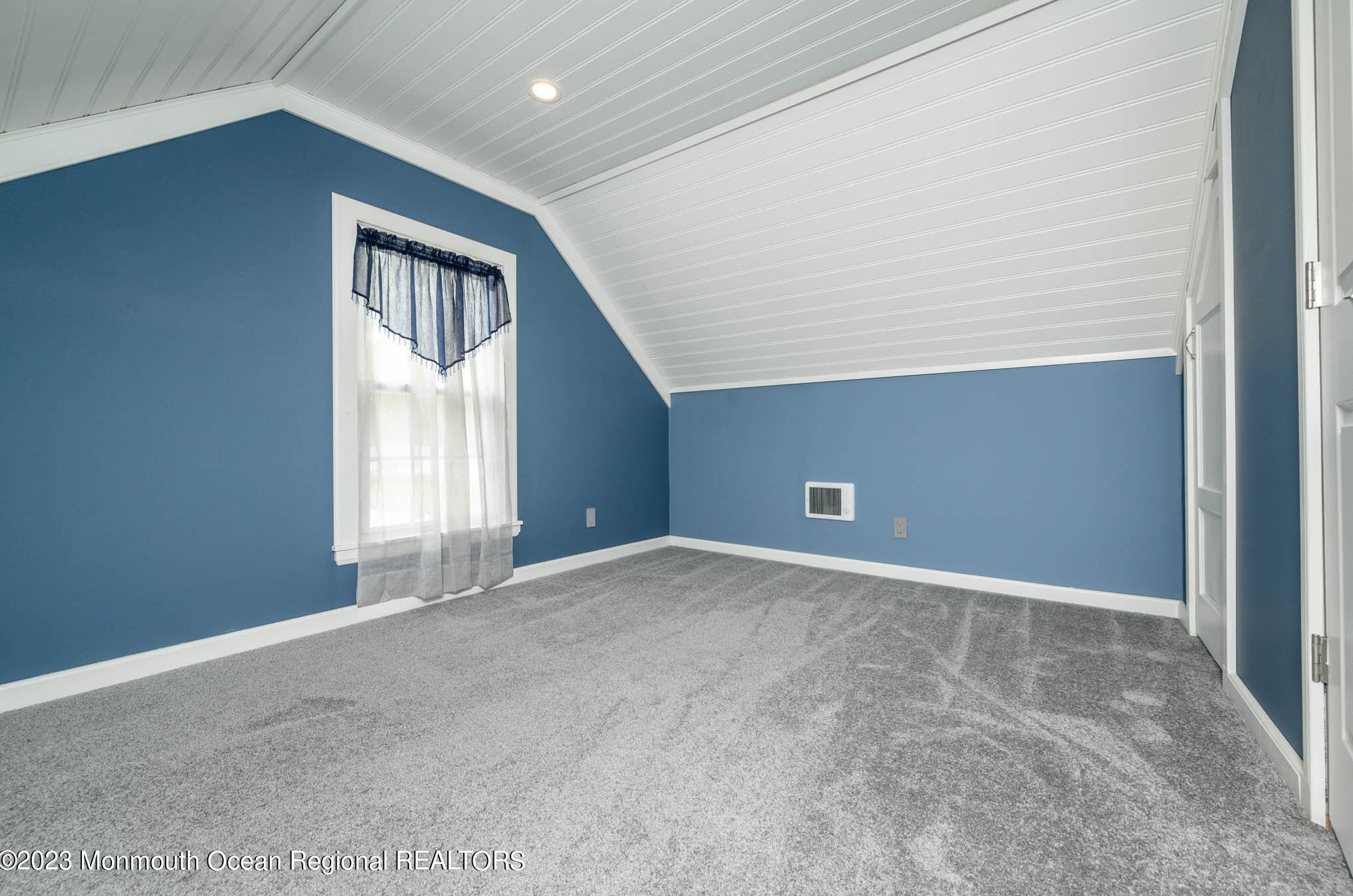 15 Dunlap Ave, Pennsville NJ  08070-1148 exterior