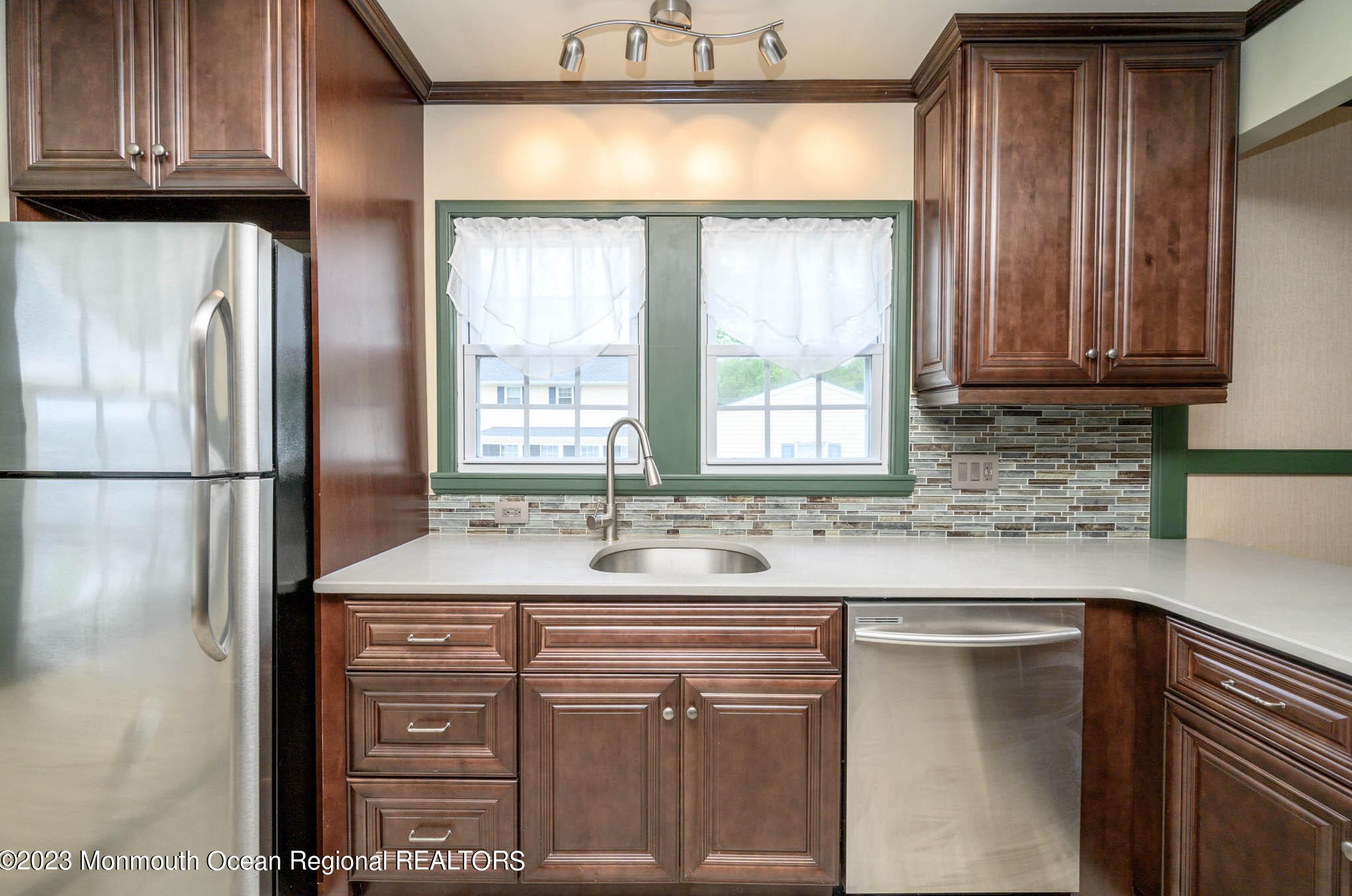 15 Dunlap Ave, Pennsville NJ  08070-1148 exterior