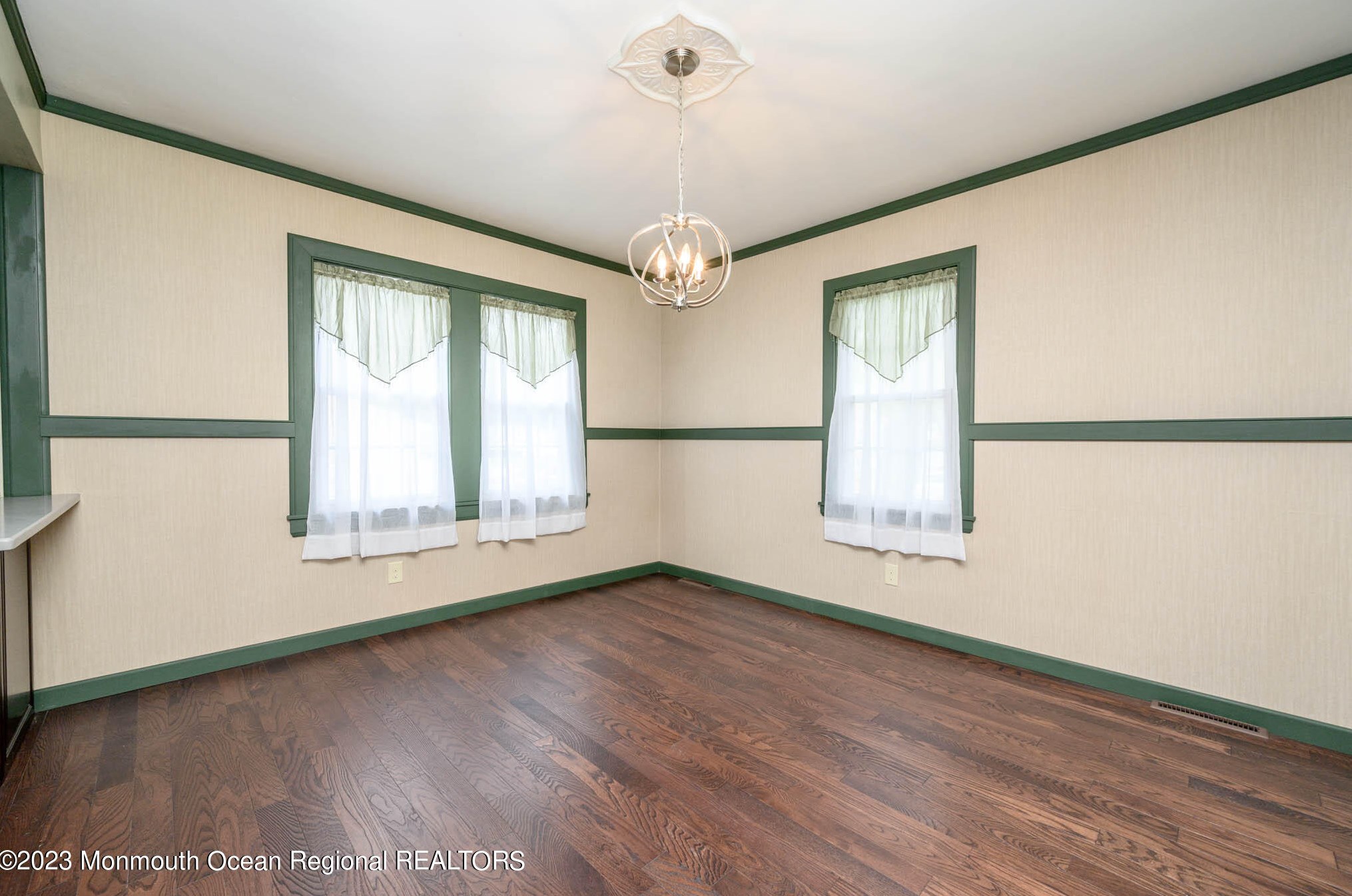 15 Dunlap Ave, Pennsville NJ  08070-1148 exterior