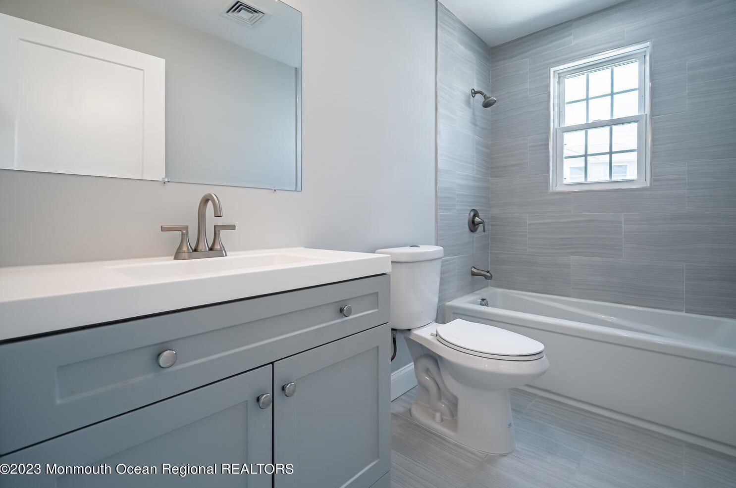 114 Binnacle Dr, Tuckerton NJ  08087-1502 exterior