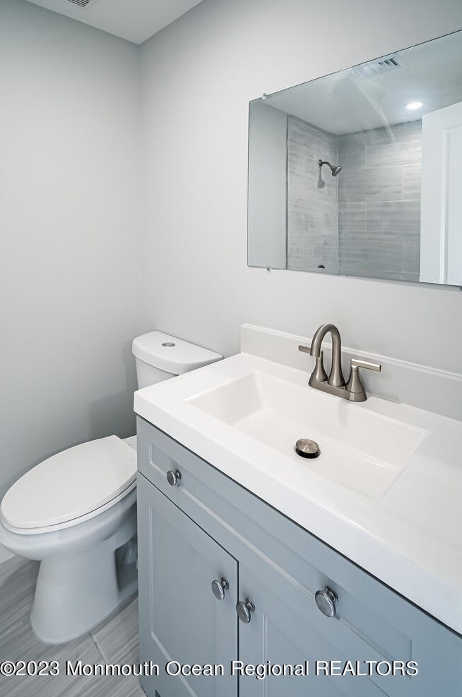 114 Binnacle Dr, Tuckerton NJ  08087-1502 exterior