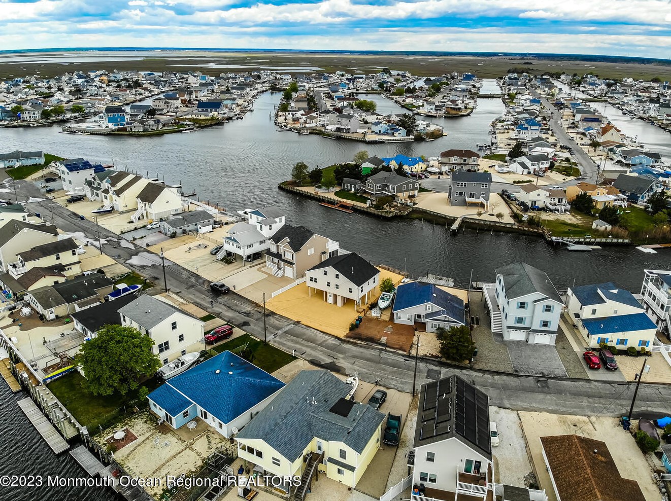 114 Binnacle Dr, Tuckerton NJ  08087-1502 exterior