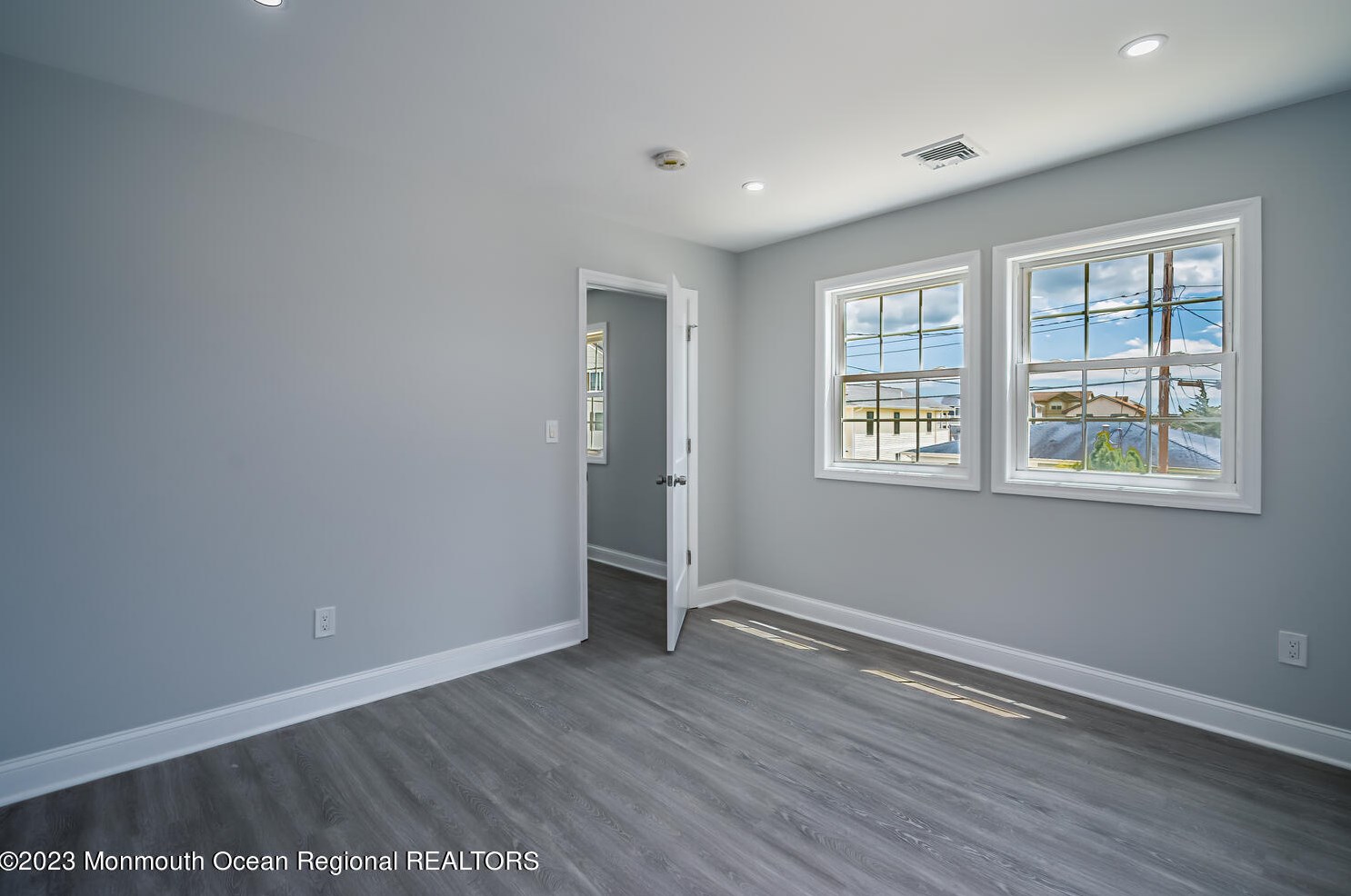 114 Binnacle Dr, Tuckerton NJ  08087-1502 exterior