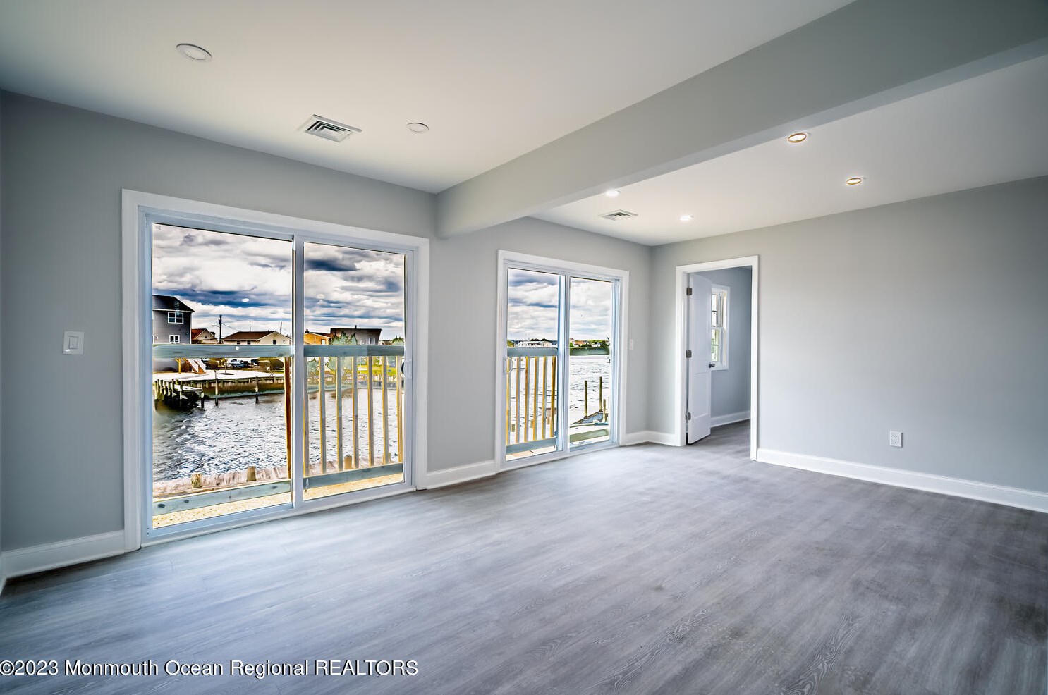 114 Binnacle Dr, Tuckerton NJ  08087-1502 exterior